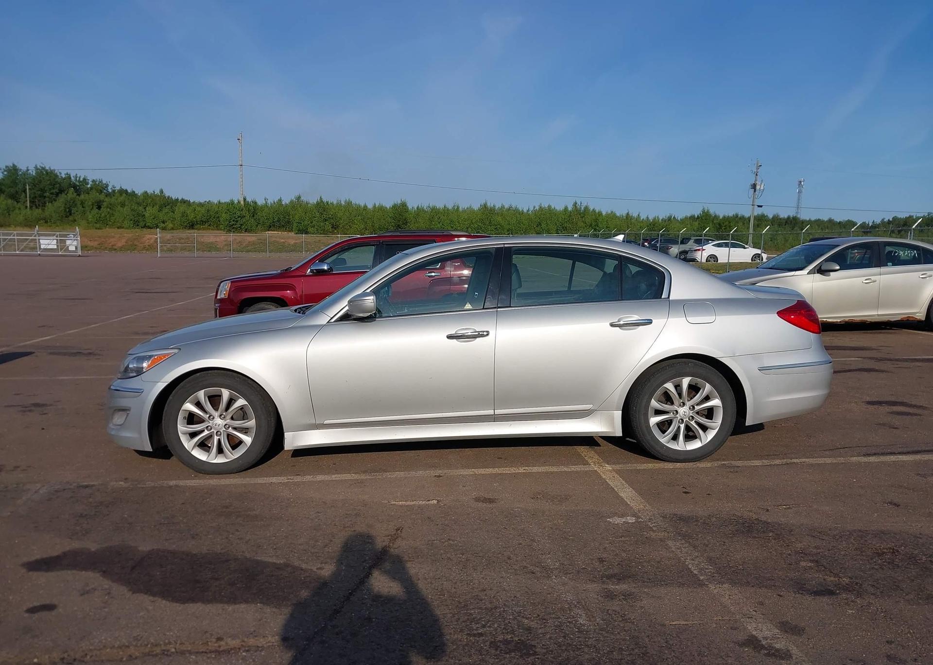 2012 HYUNDAI GENESIS SEDAN