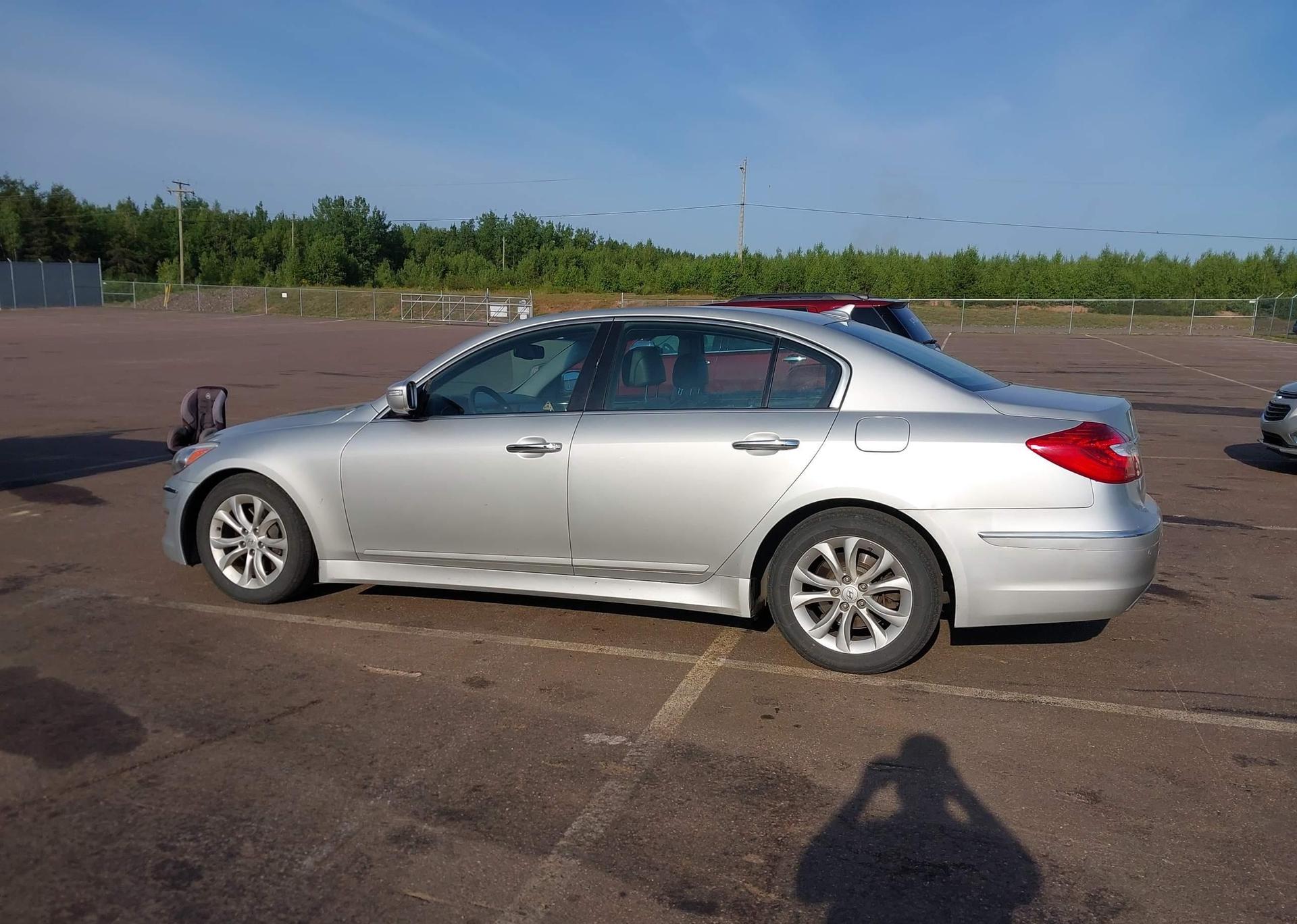 2012 HYUNDAI GENESIS SEDAN