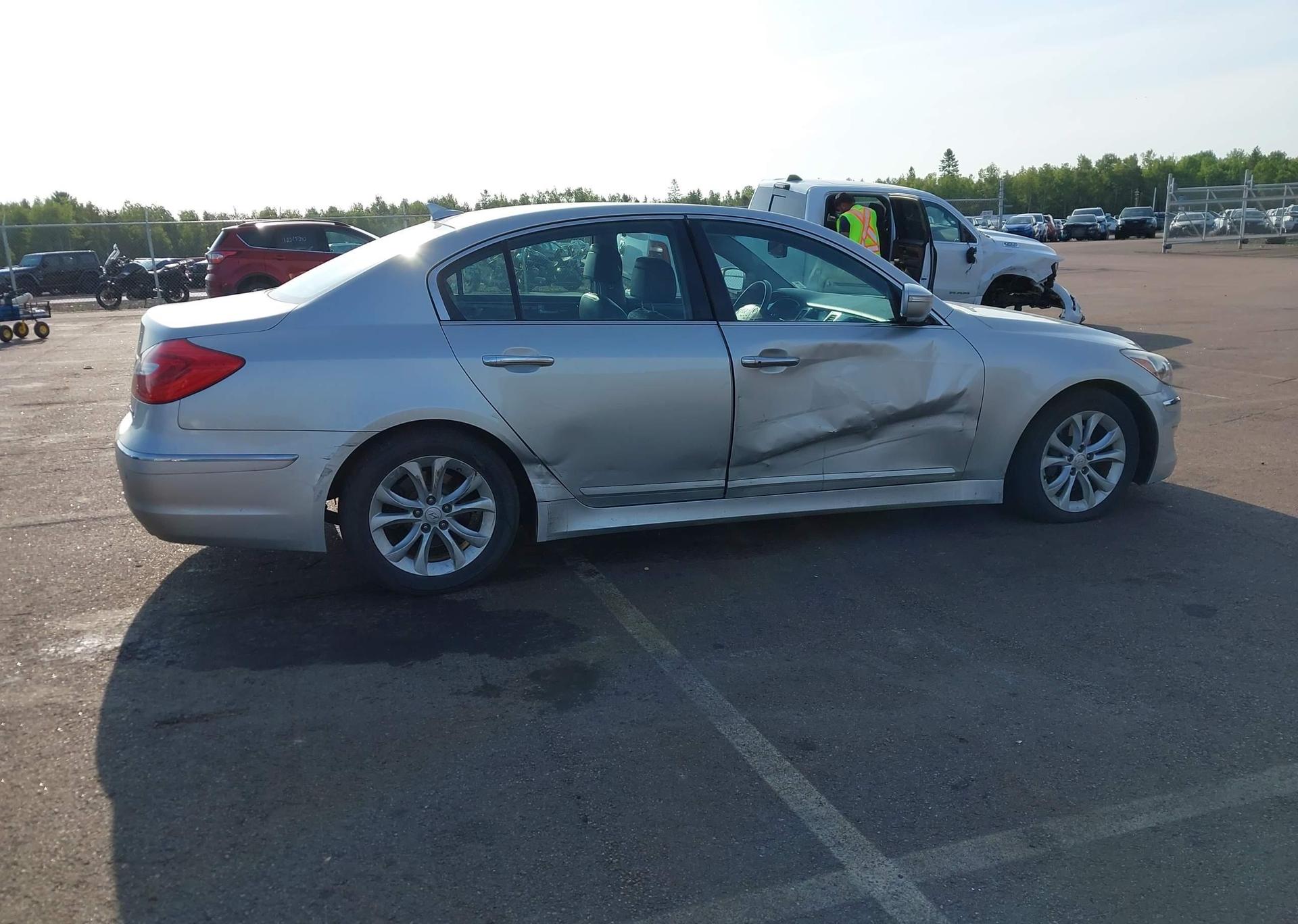 2012 HYUNDAI GENESIS SEDAN