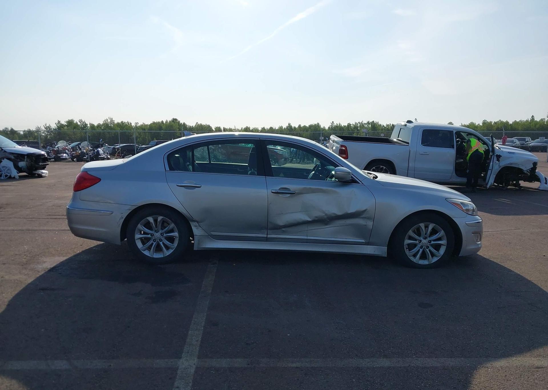 2012 HYUNDAI GENESIS SEDAN