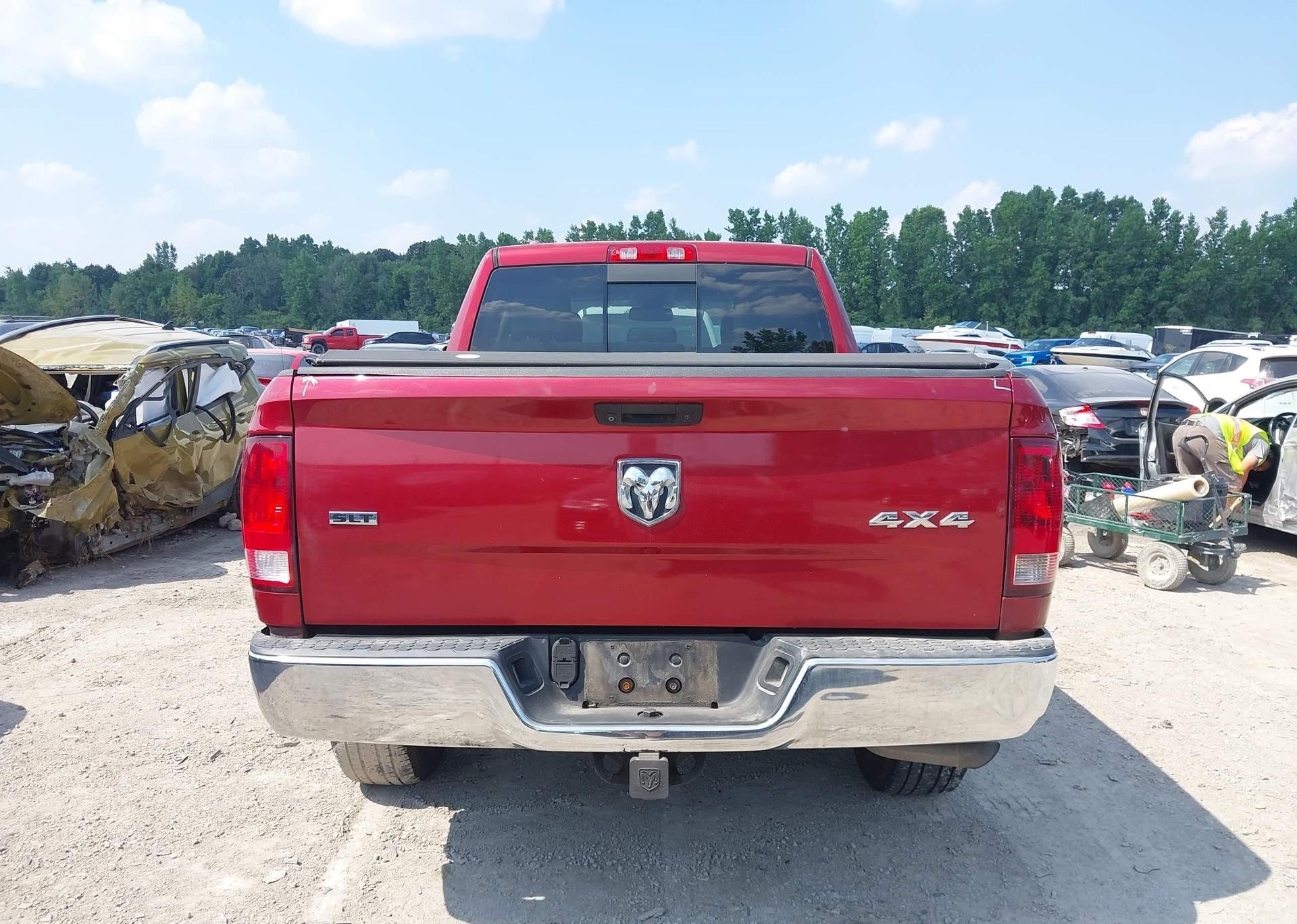 2015 RAM 1500 SLT