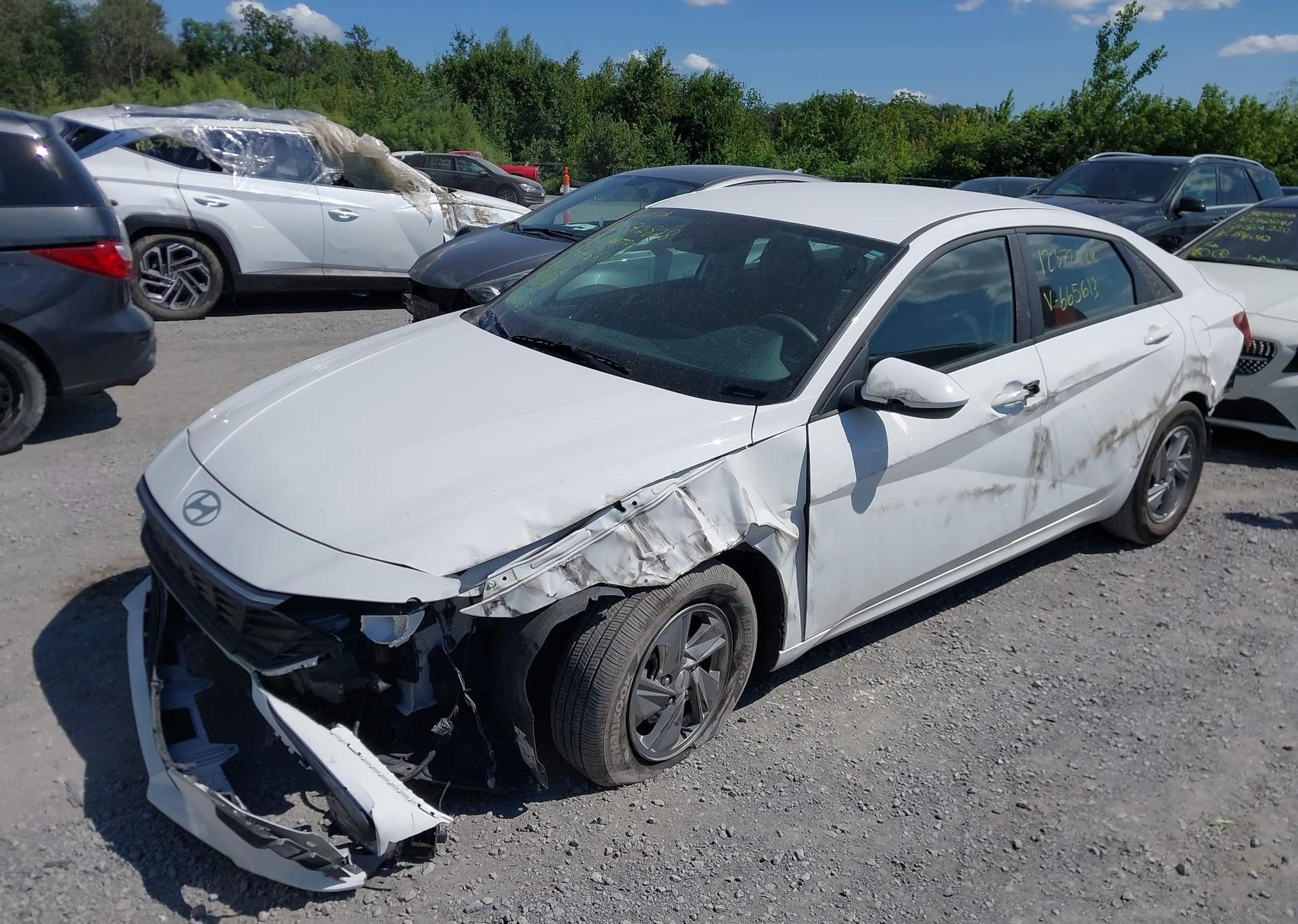 2024 HYUNDAI ELANTRA ESSENTIAL