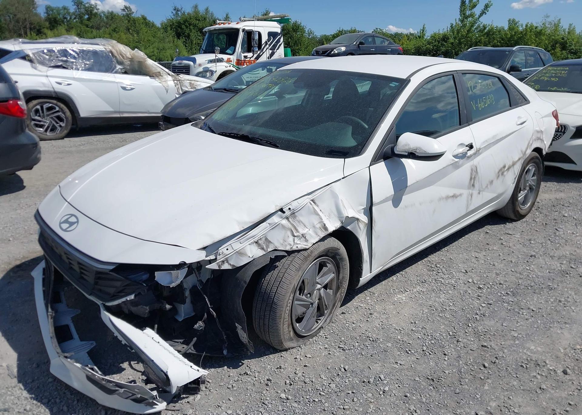 2024 HYUNDAI ELANTRA ESSENTIAL