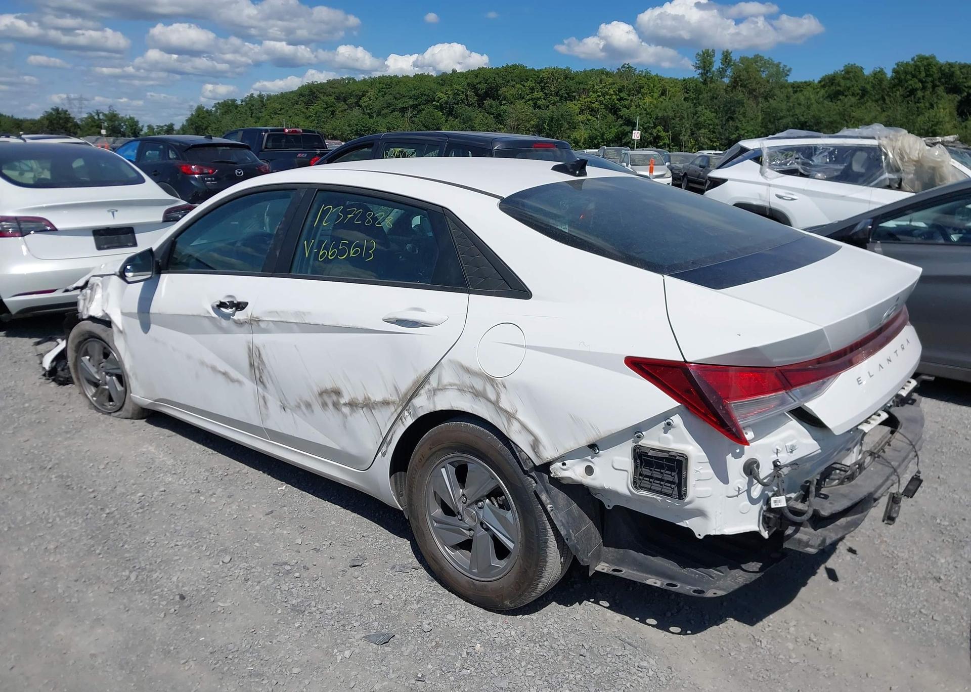 2024 HYUNDAI ELANTRA ESSENTIAL