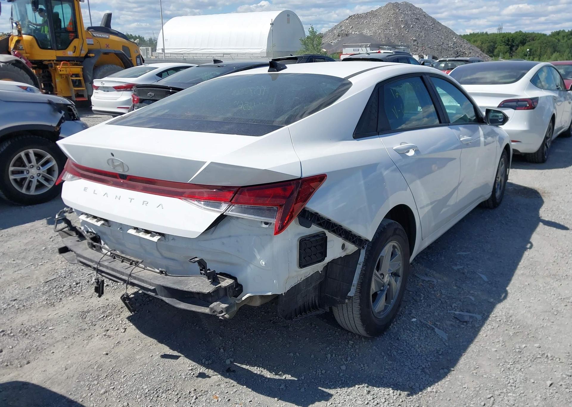 2024 HYUNDAI ELANTRA ESSENTIAL