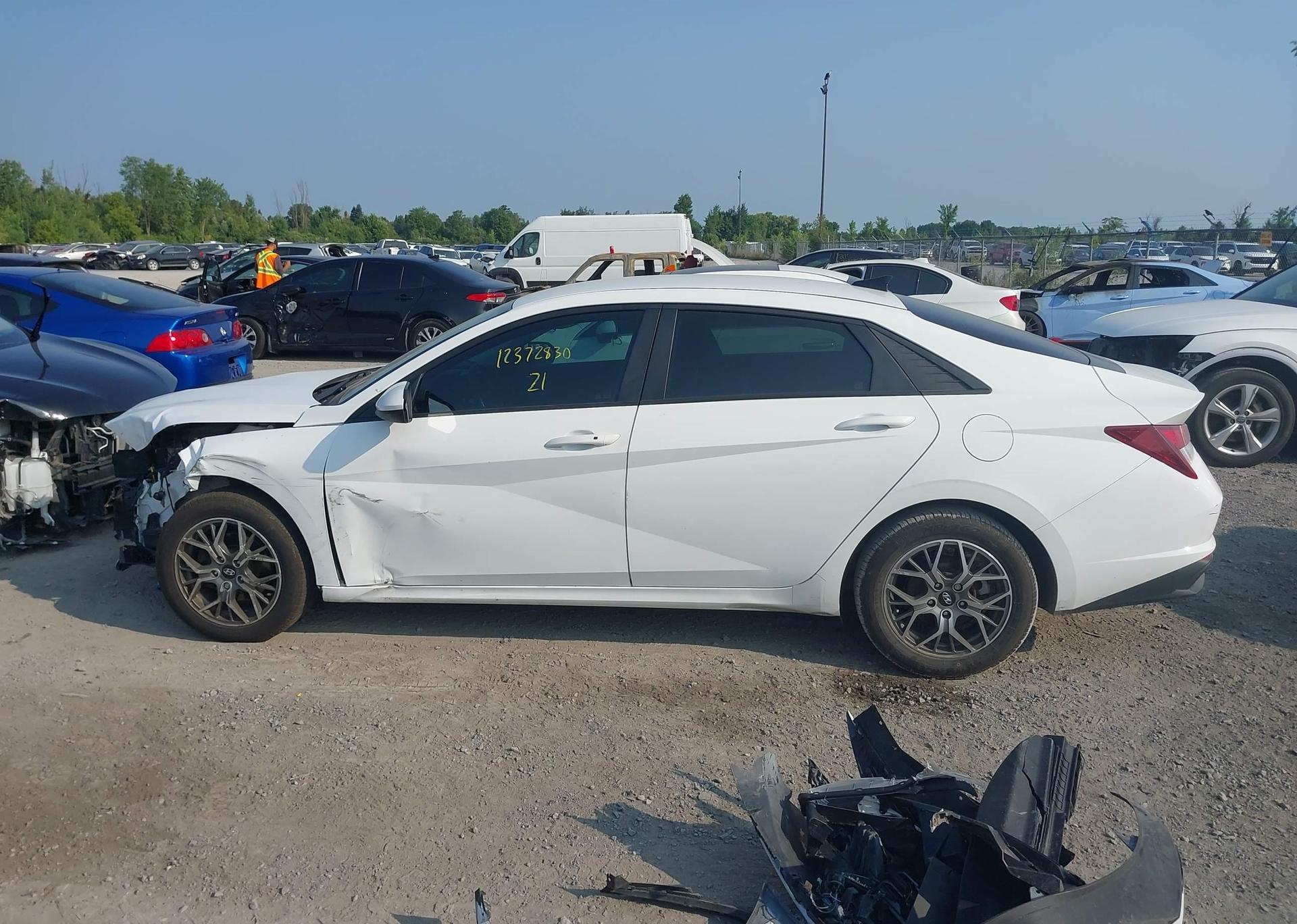 2021 HYUNDAI ELANTRA