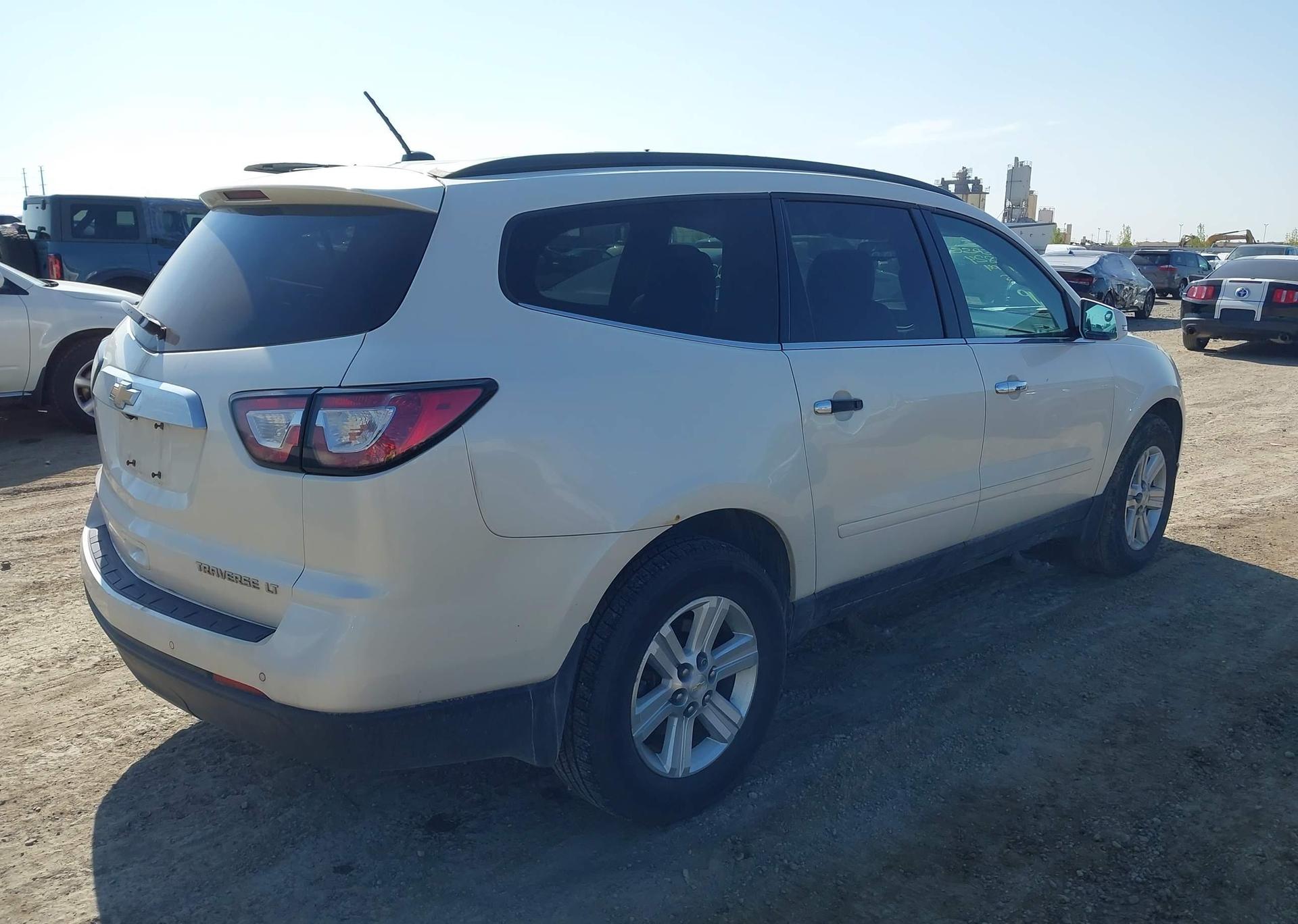 2014 CHEVROLET TRAVERSE LT