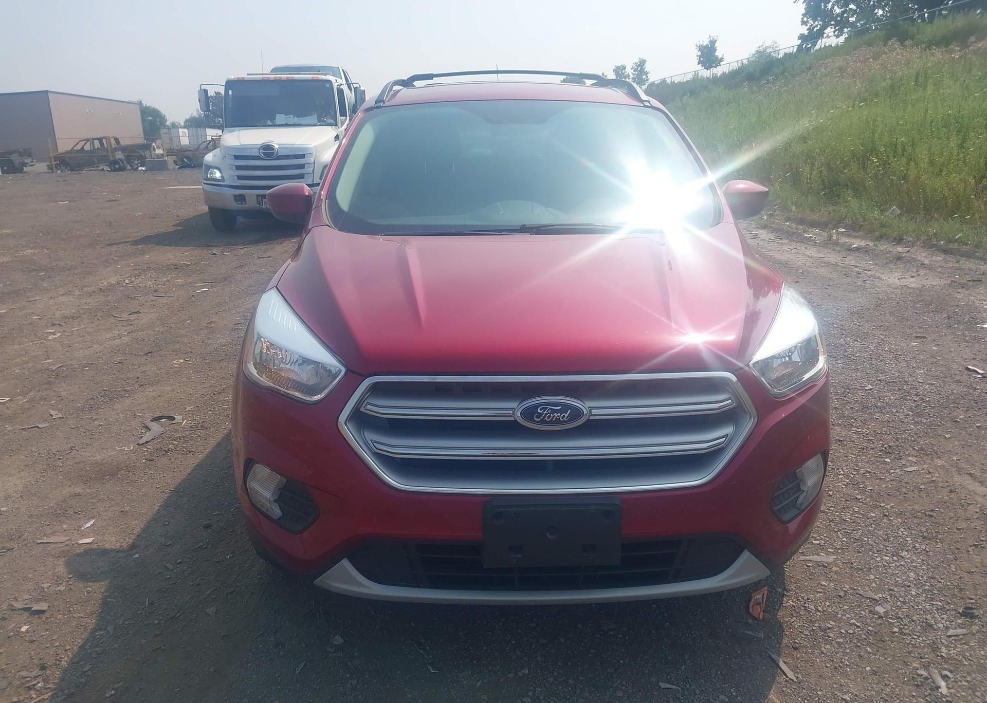 2017 FORD ESCAPE SE