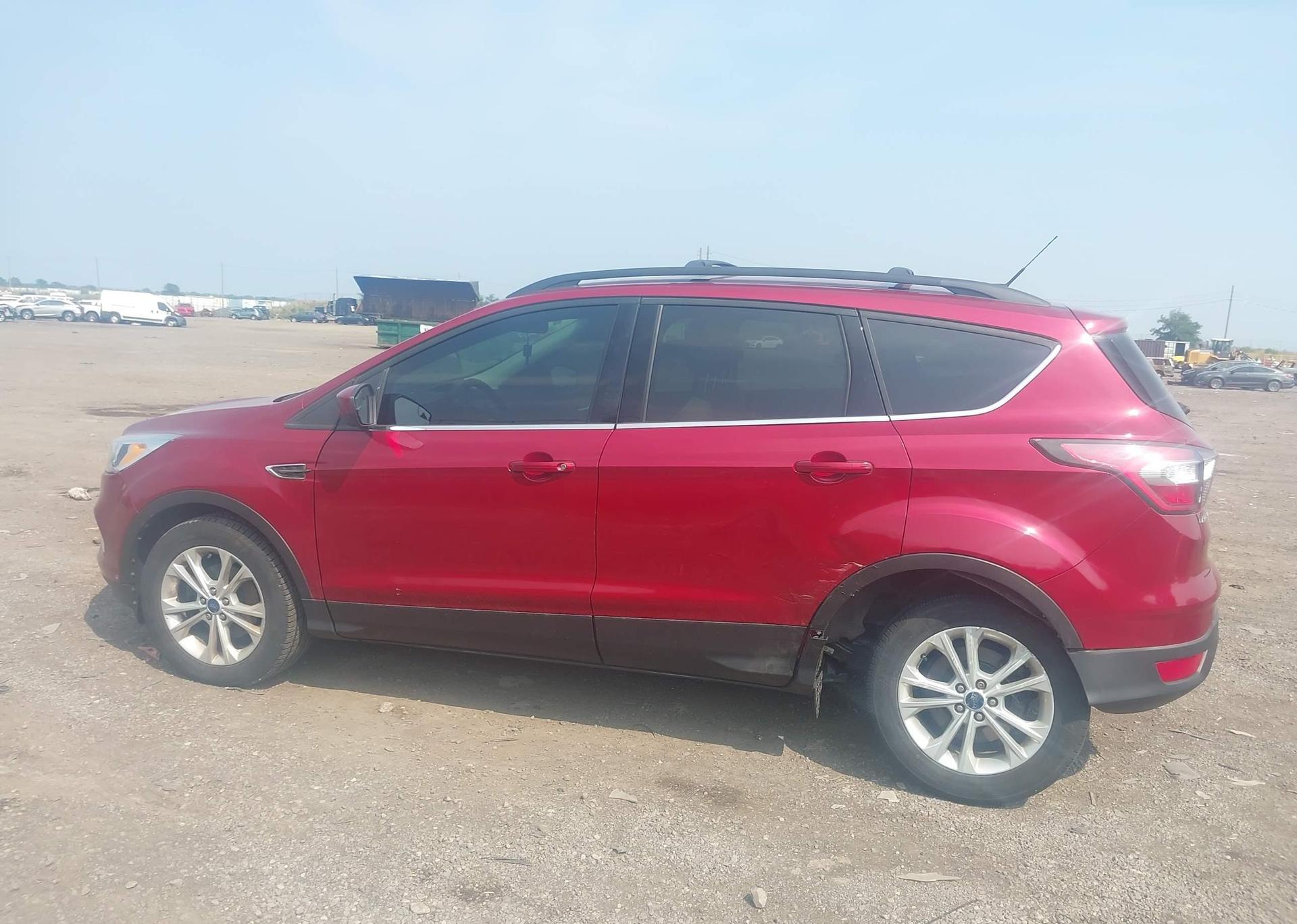 2017 FORD ESCAPE SE