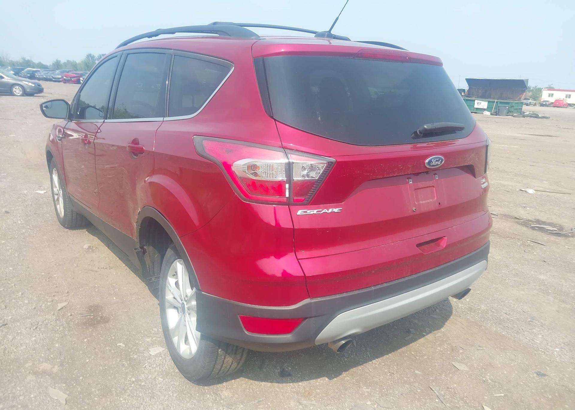 2017 FORD ESCAPE SE