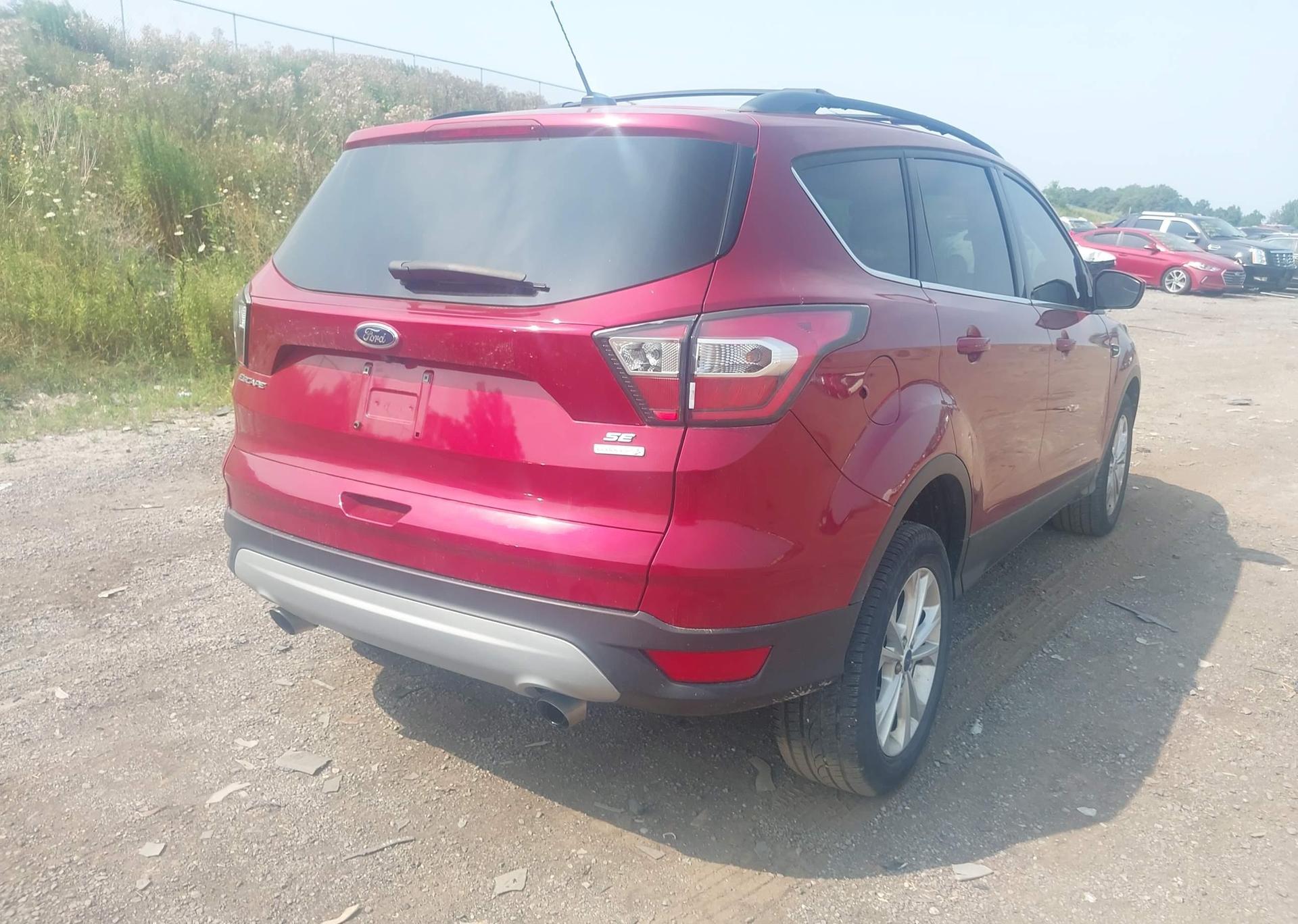 2017 FORD ESCAPE SE