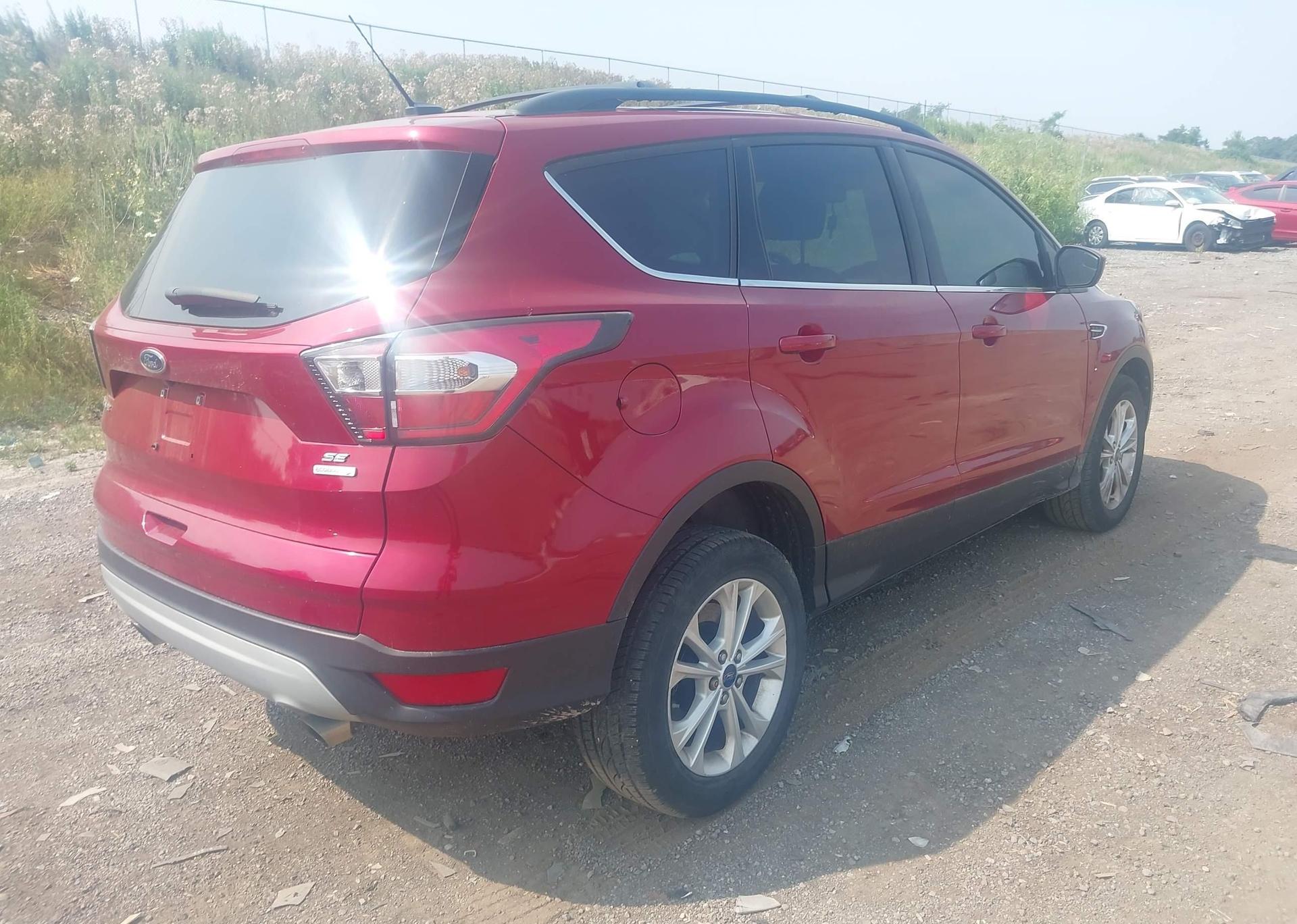 2017 FORD ESCAPE SE