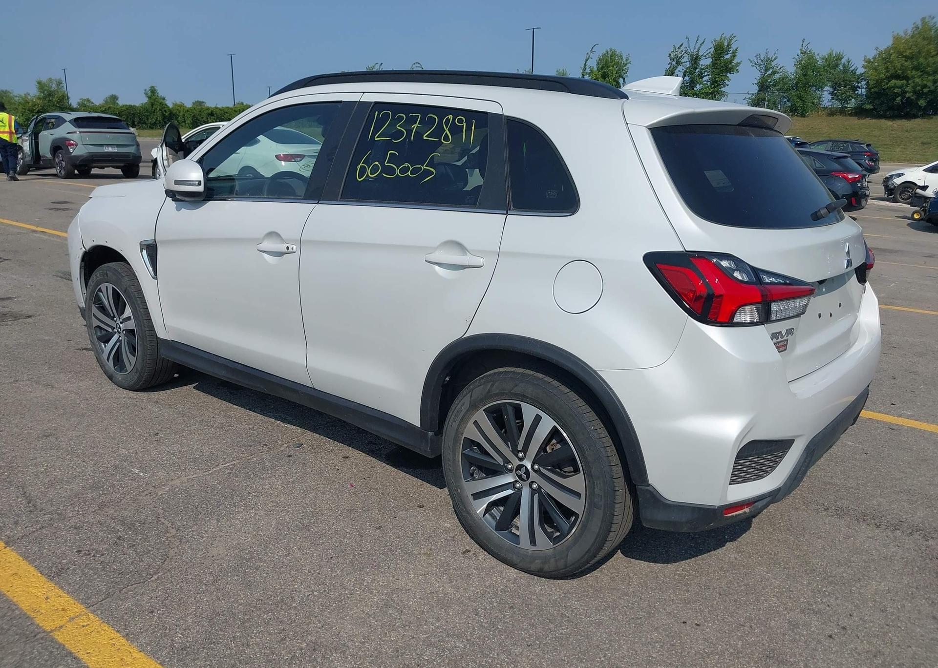 2023 MITSUBISHI RVR GT