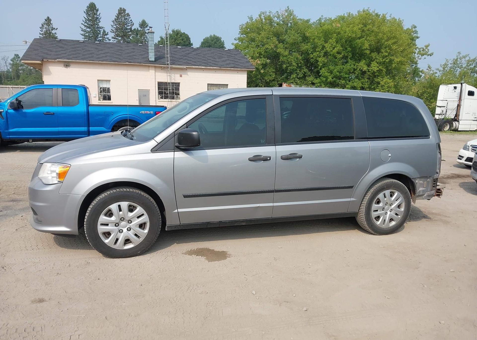 2015 DODGE GRAND CARAVAN SE