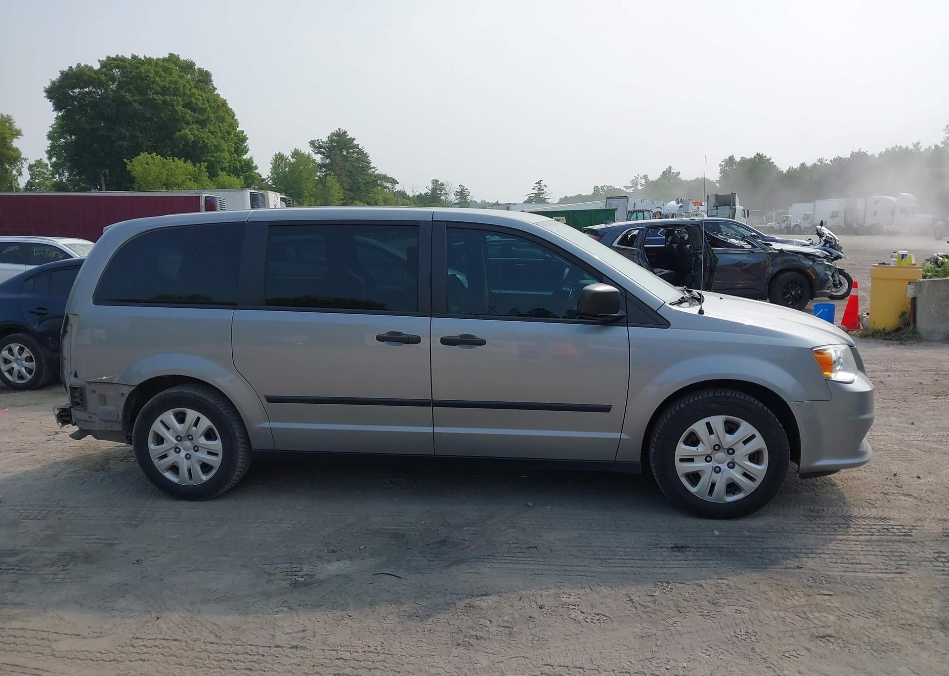 2015 DODGE GRAND CARAVAN SE