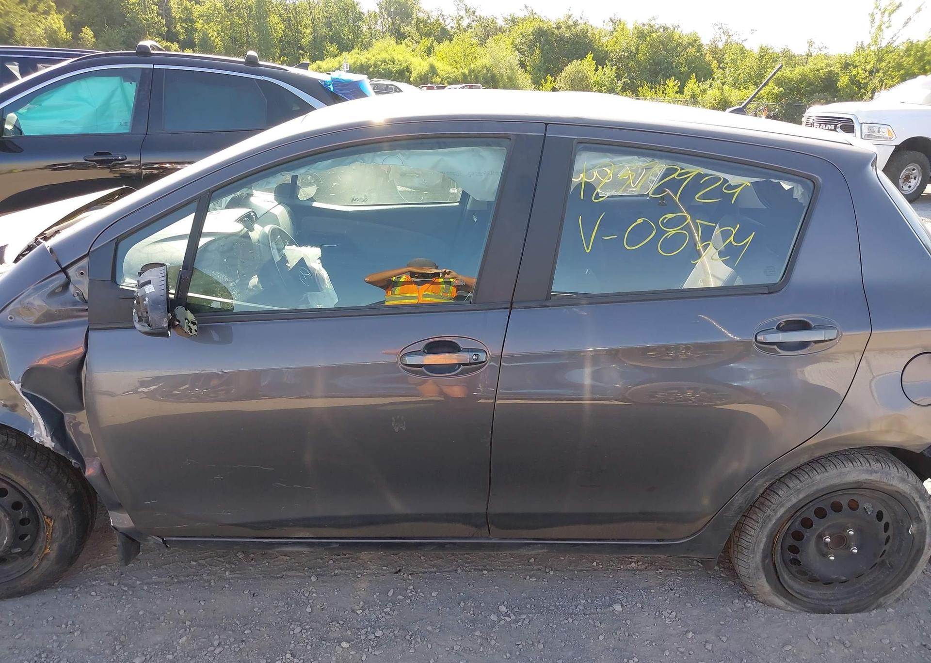 2017 TOYOTA YARIS LE