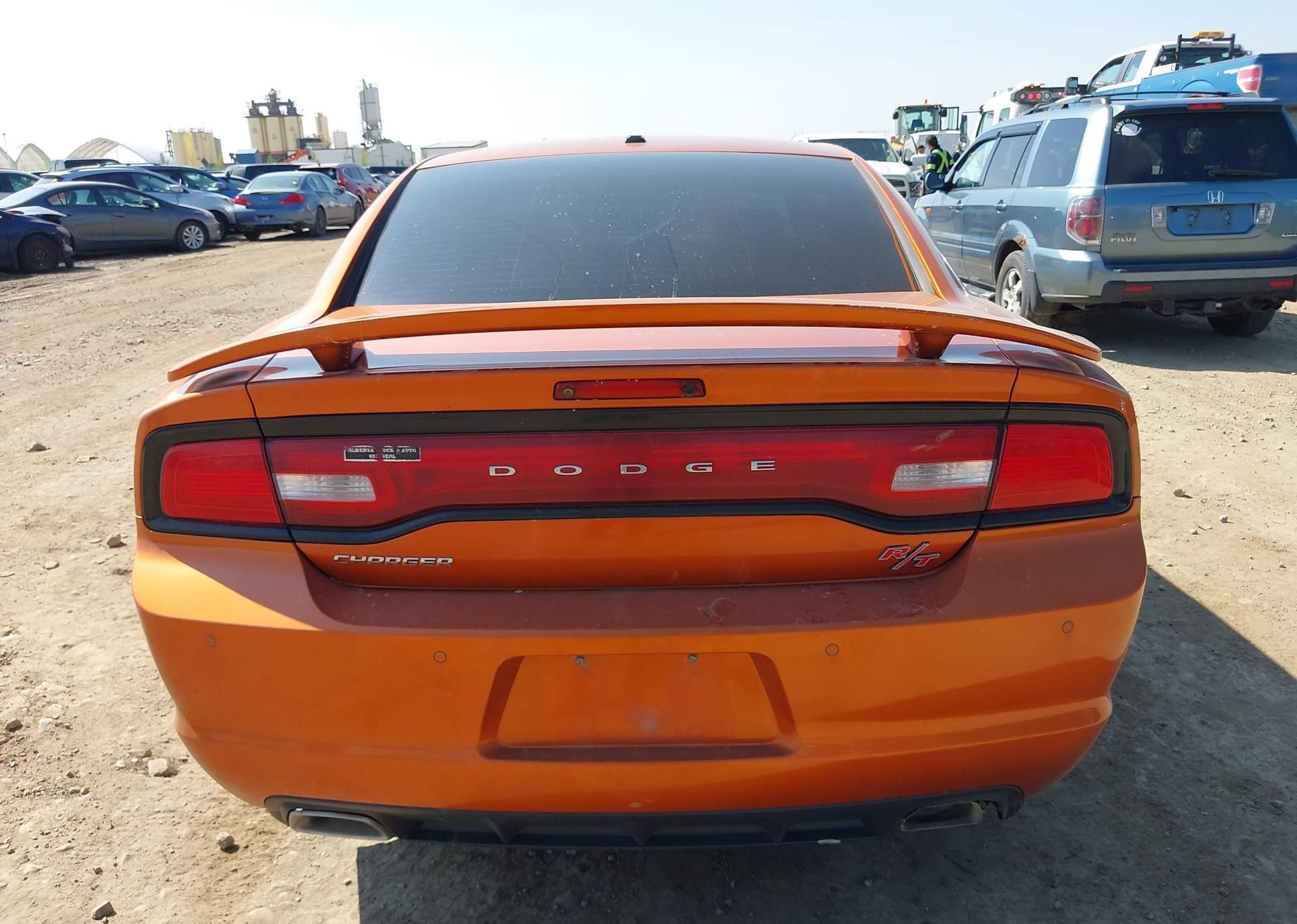 2011 DODGE CHARGER R