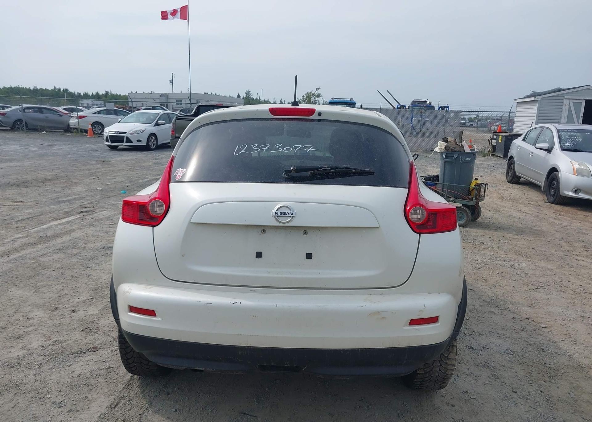 2013 NISSAN JUKE SV
