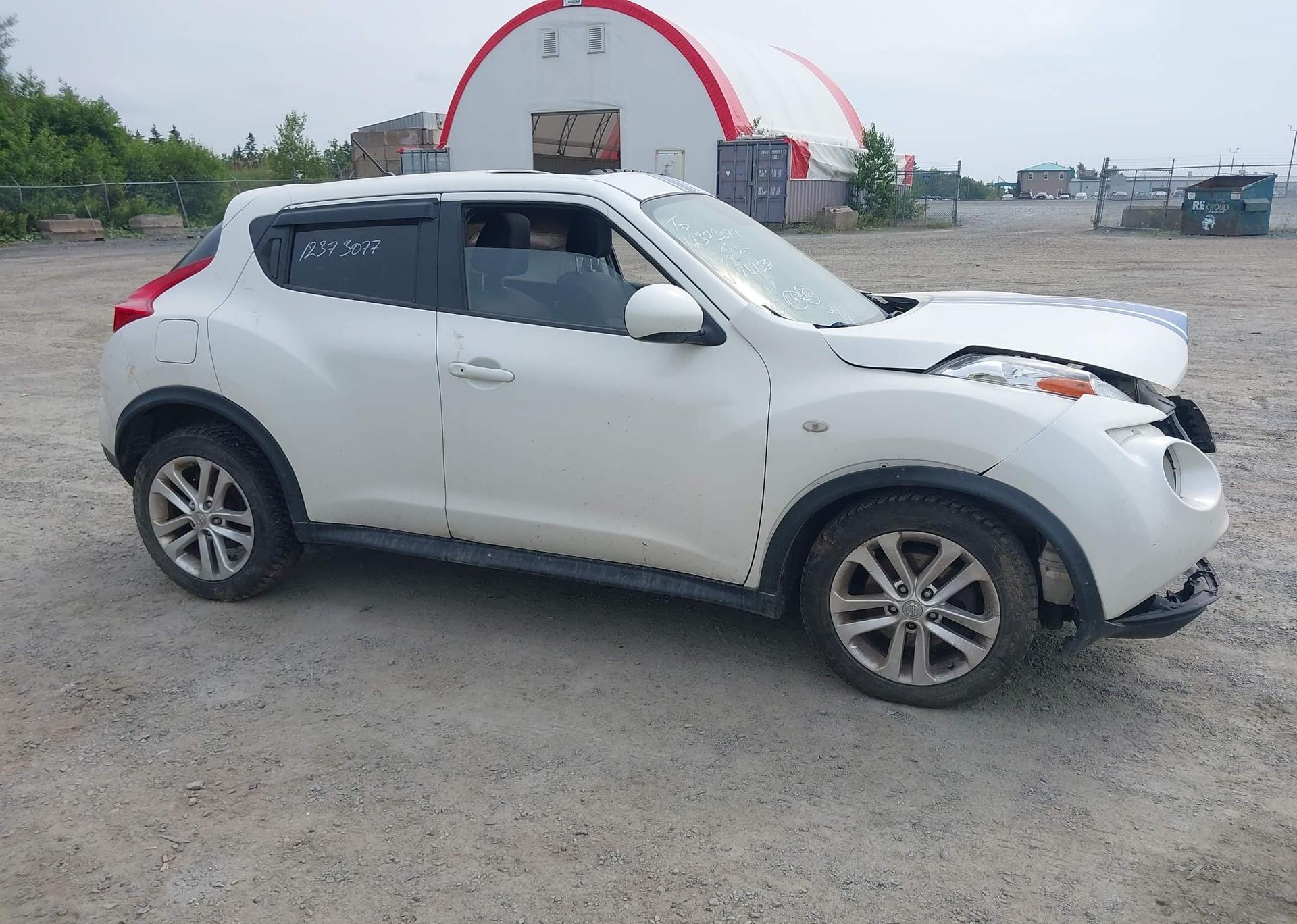 2013 NISSAN JUKE SV
