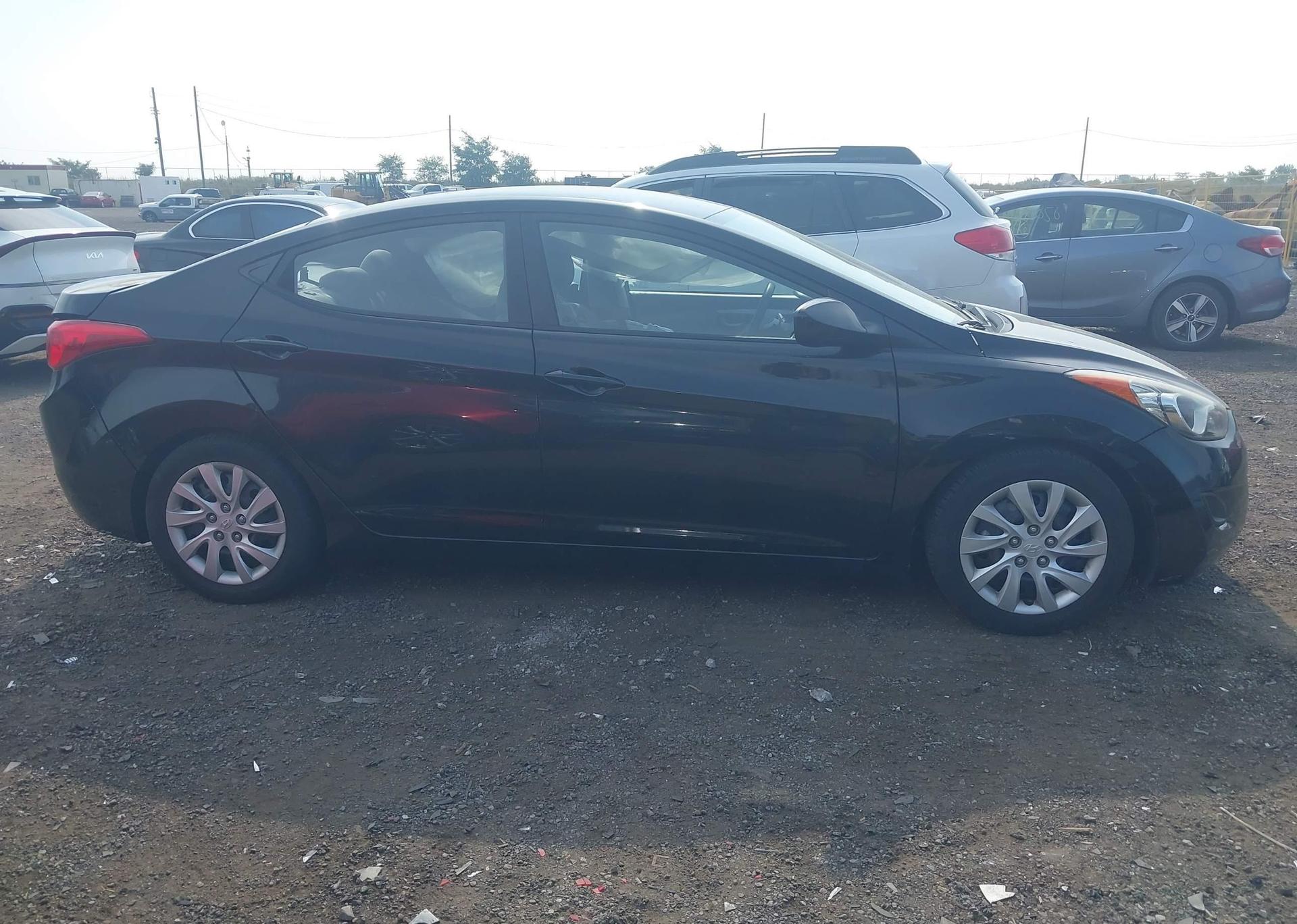 2011 HYUNDAI ELANTRA GL