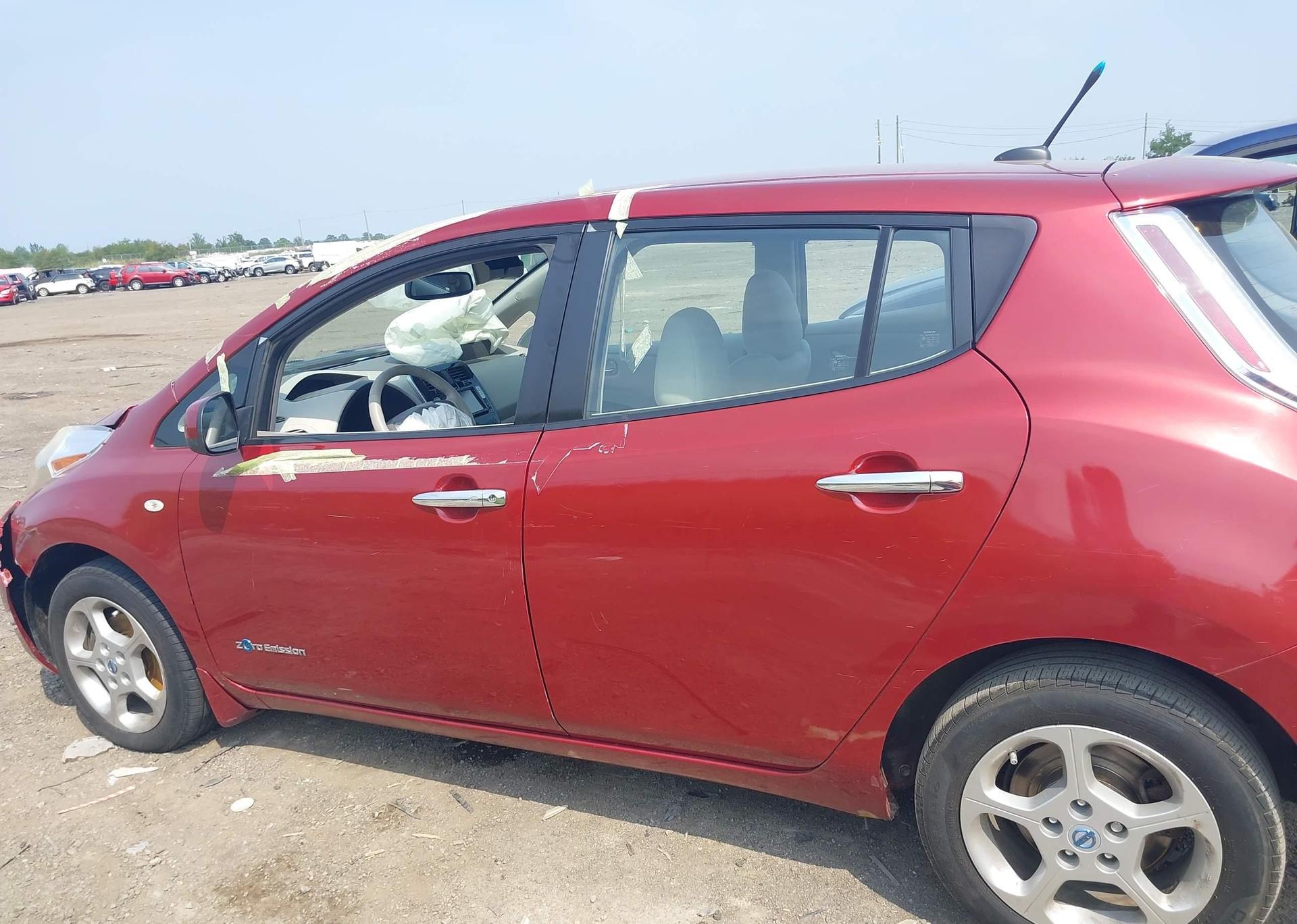 2012 NISSAN LEAF SL