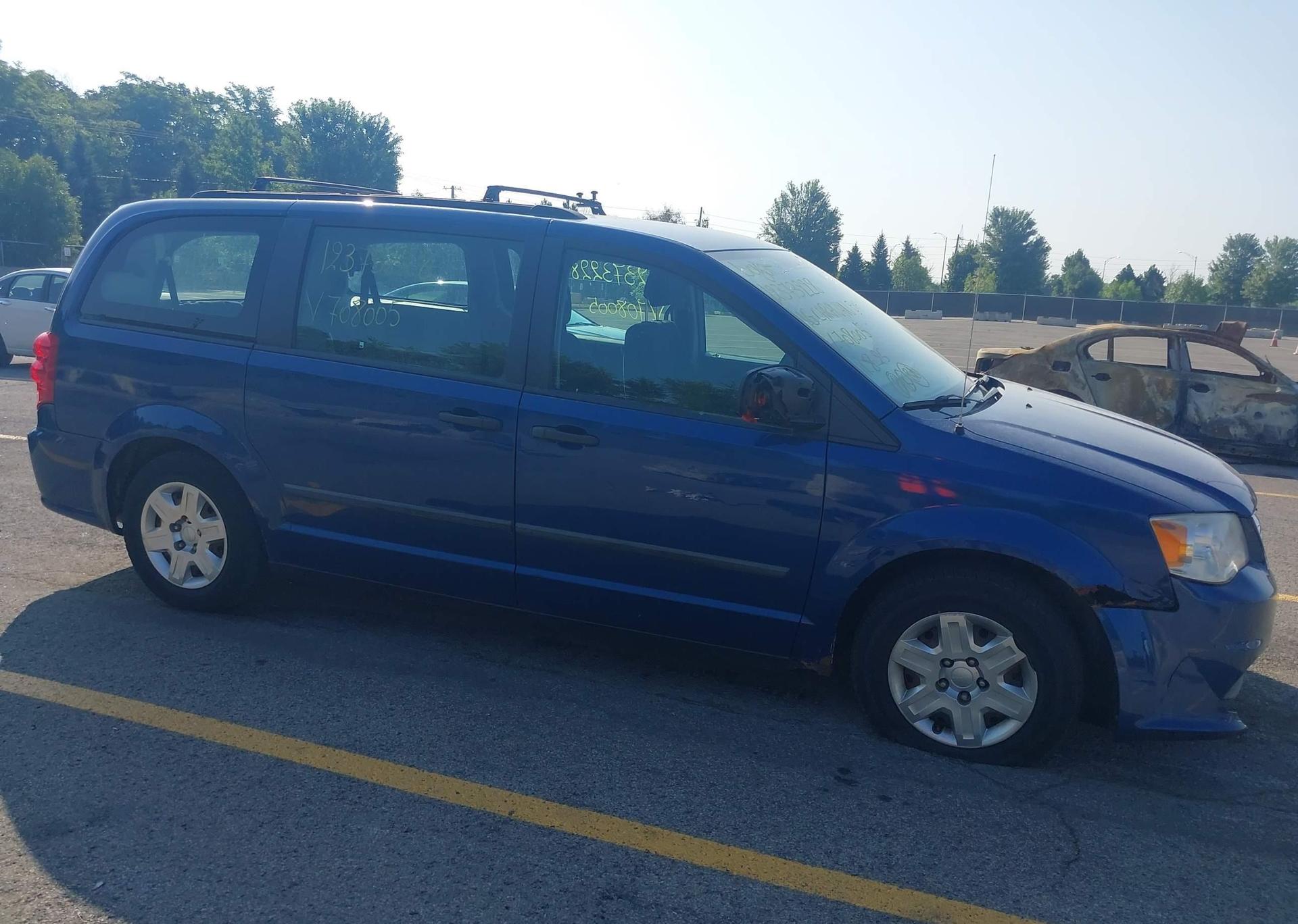 2011 DODGE GRAND CARAVAN EXPRESS