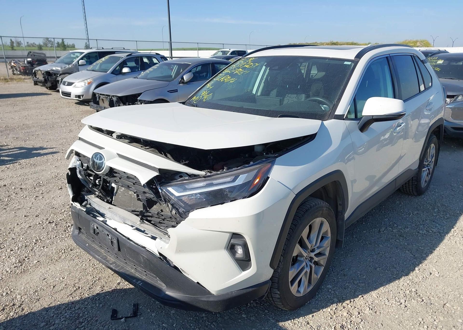 2022 TOYOTA RAV4 XLE