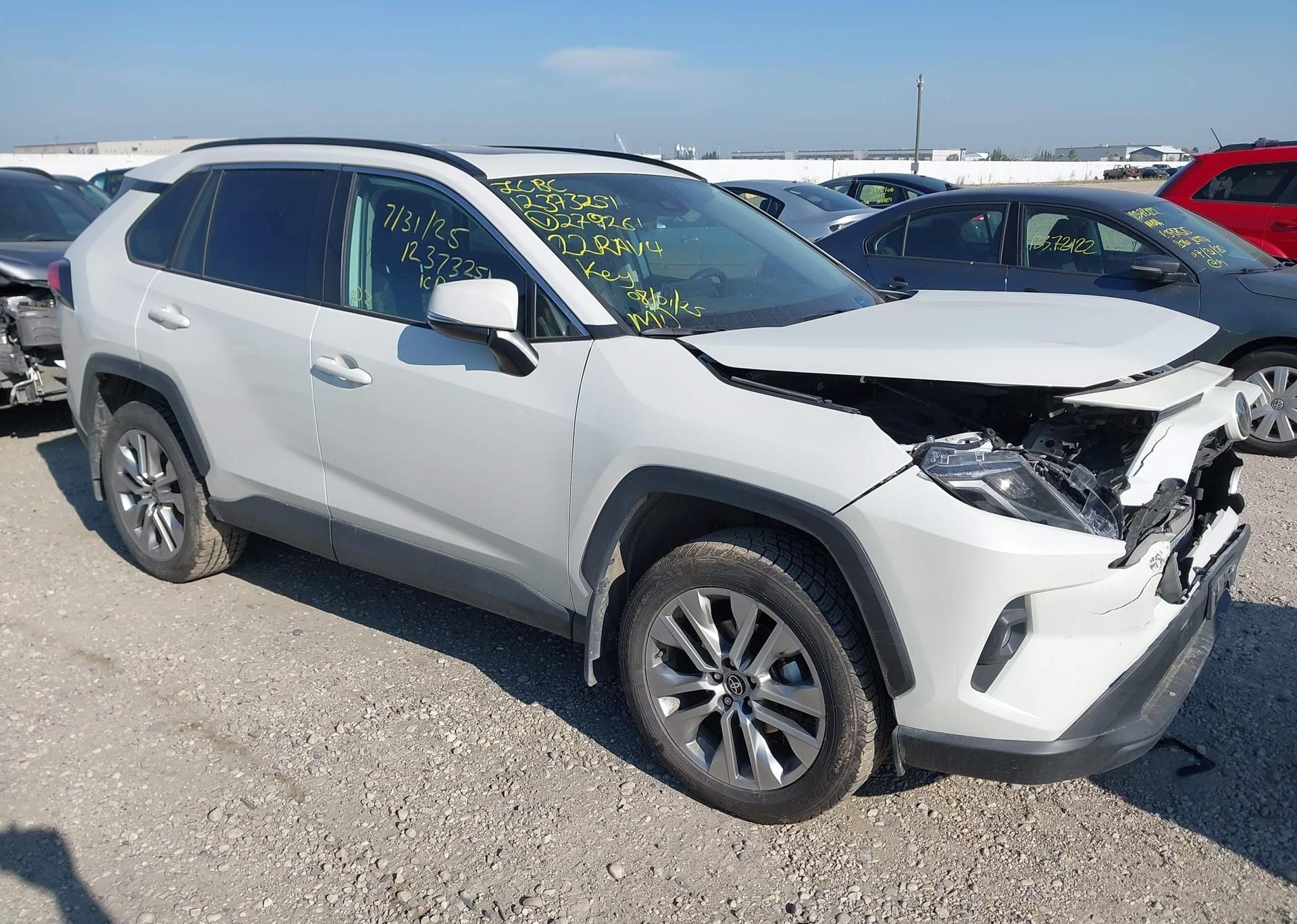 2022 TOYOTA RAV4 XLE