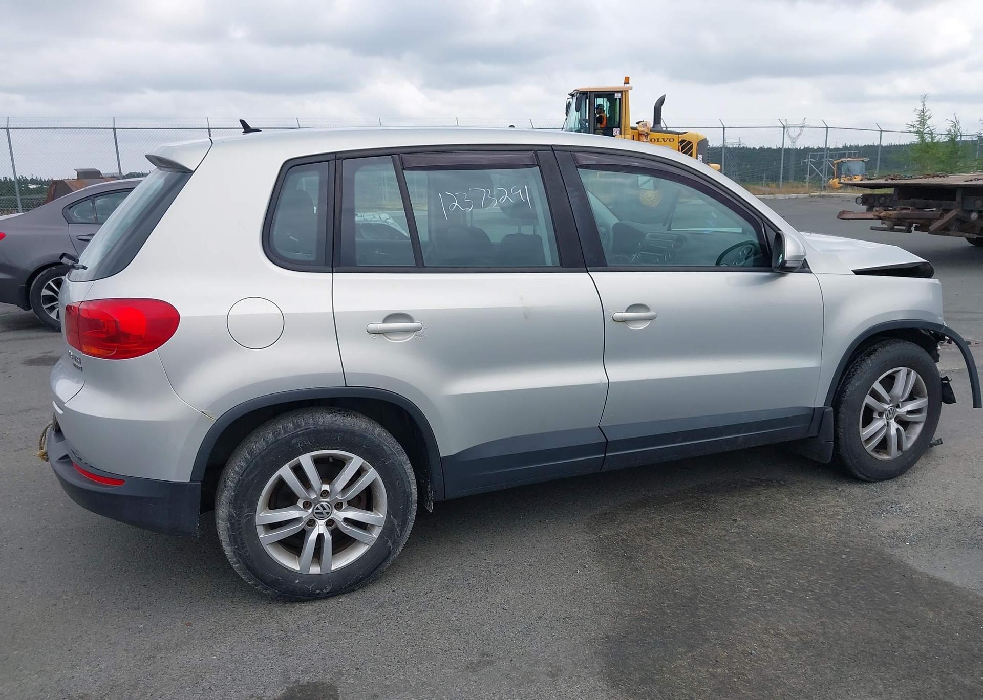 2012 VOLKSWAGEN TIGUAN S