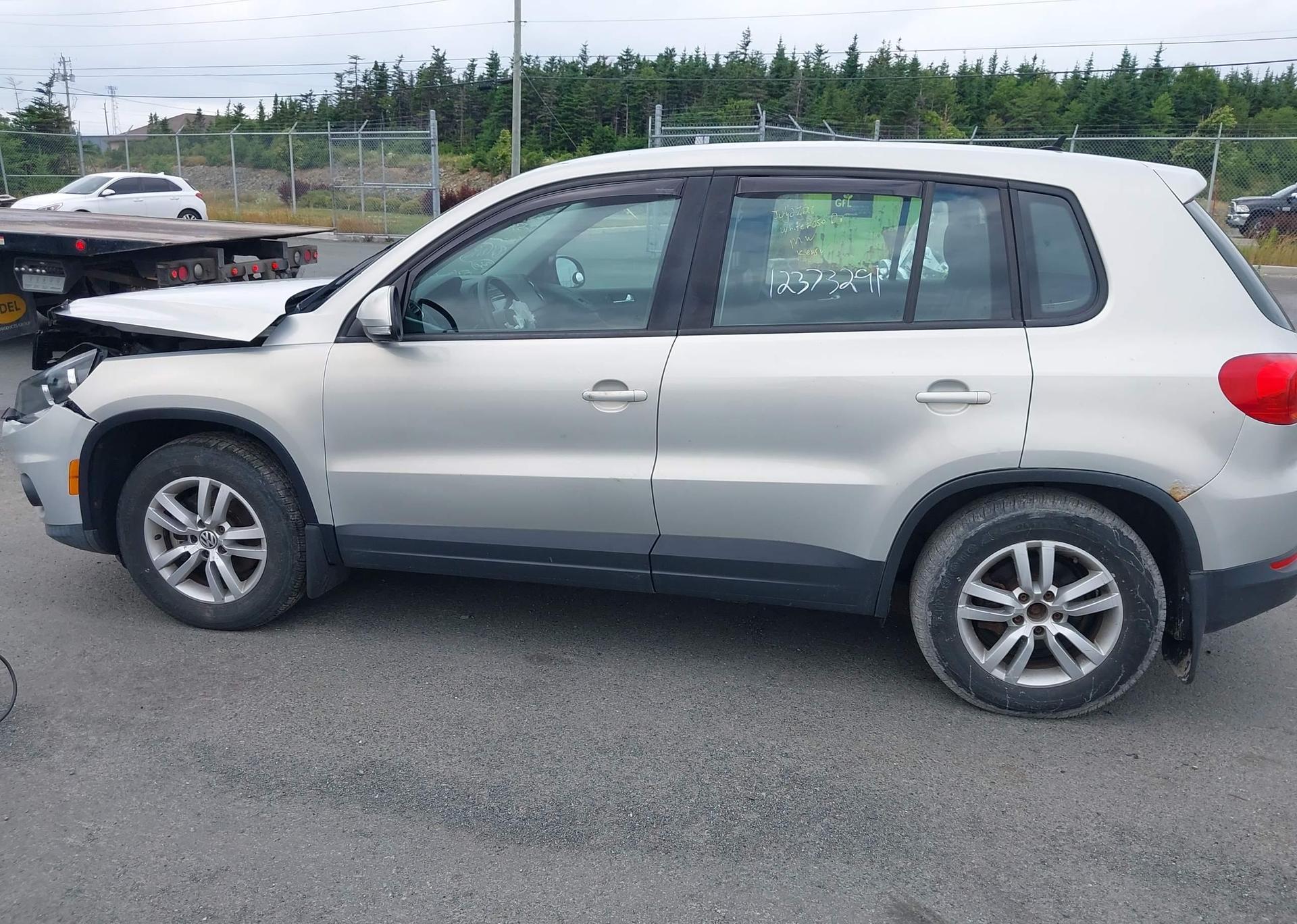 2012 VOLKSWAGEN TIGUAN S