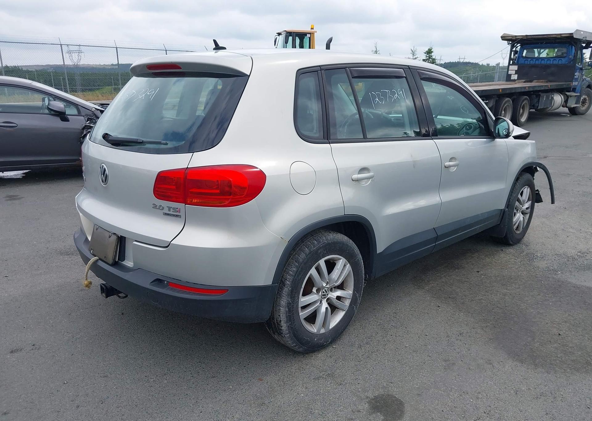 2012 VOLKSWAGEN TIGUAN S