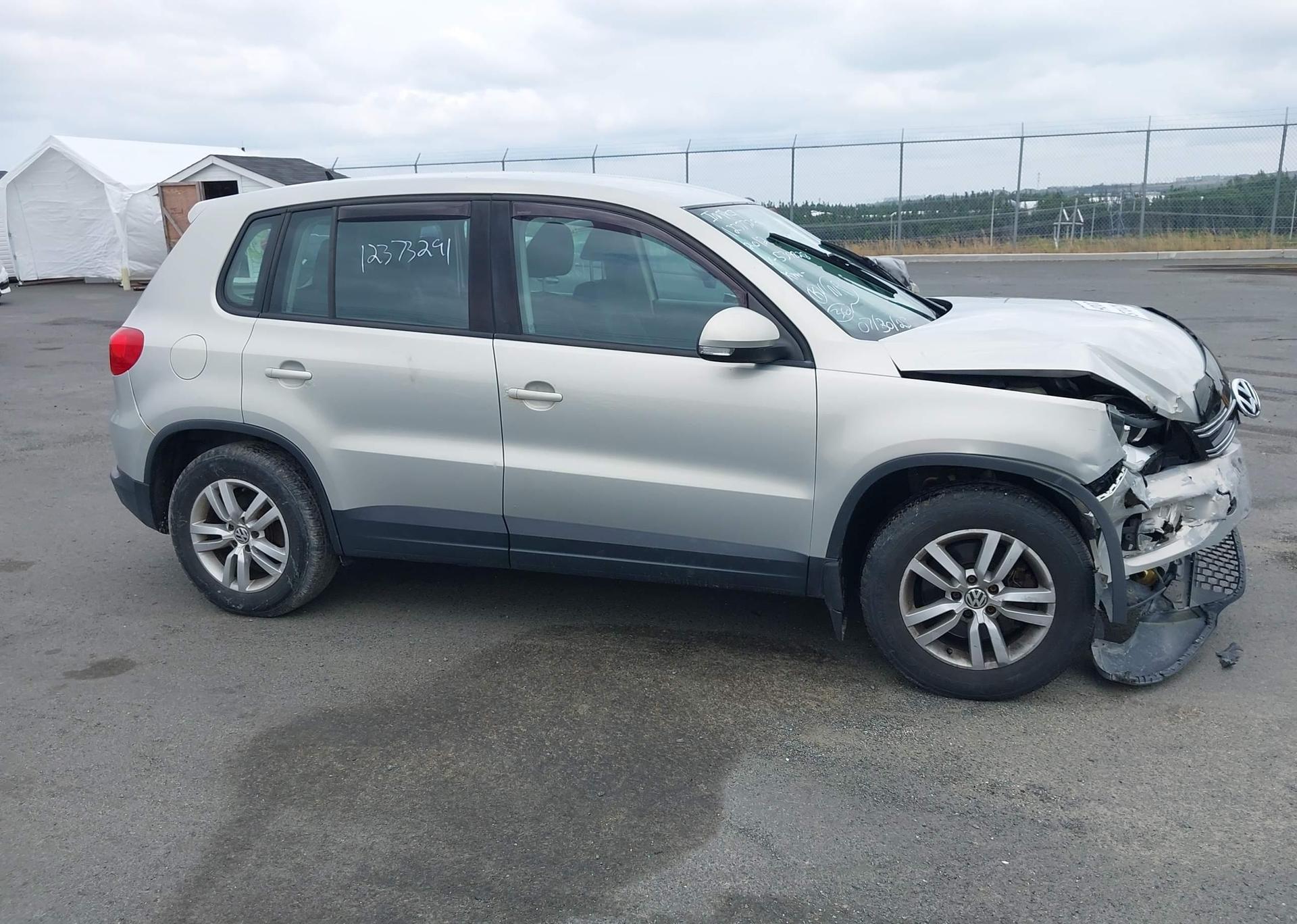 2012 VOLKSWAGEN TIGUAN S