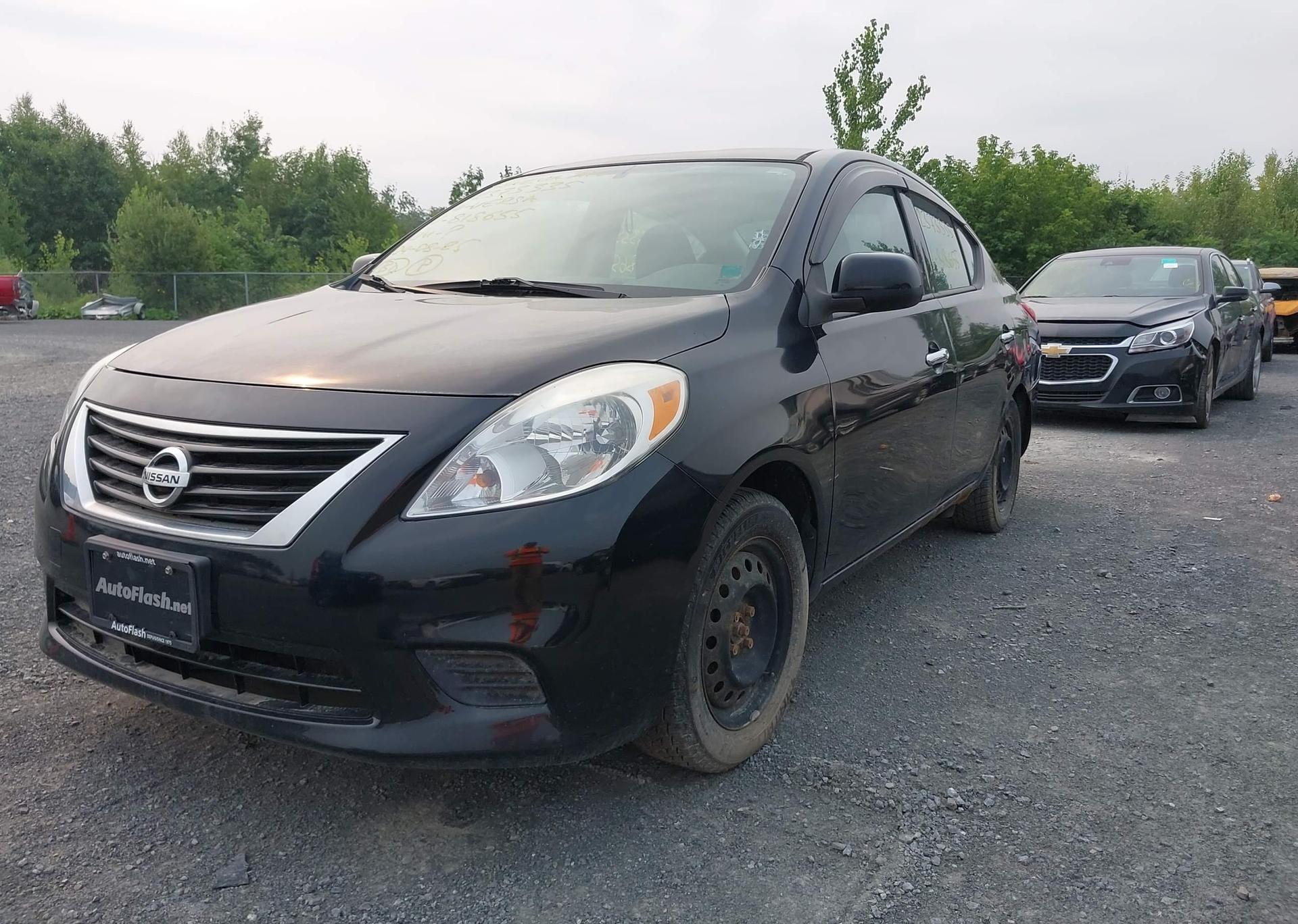 2014 NISSAN VERSA S