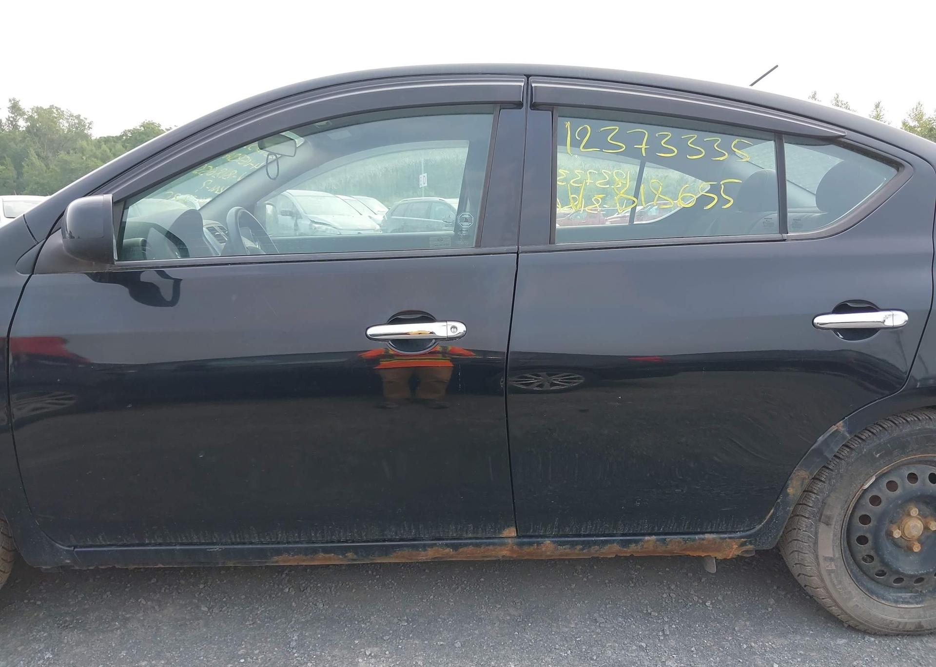 2014 NISSAN VERSA S