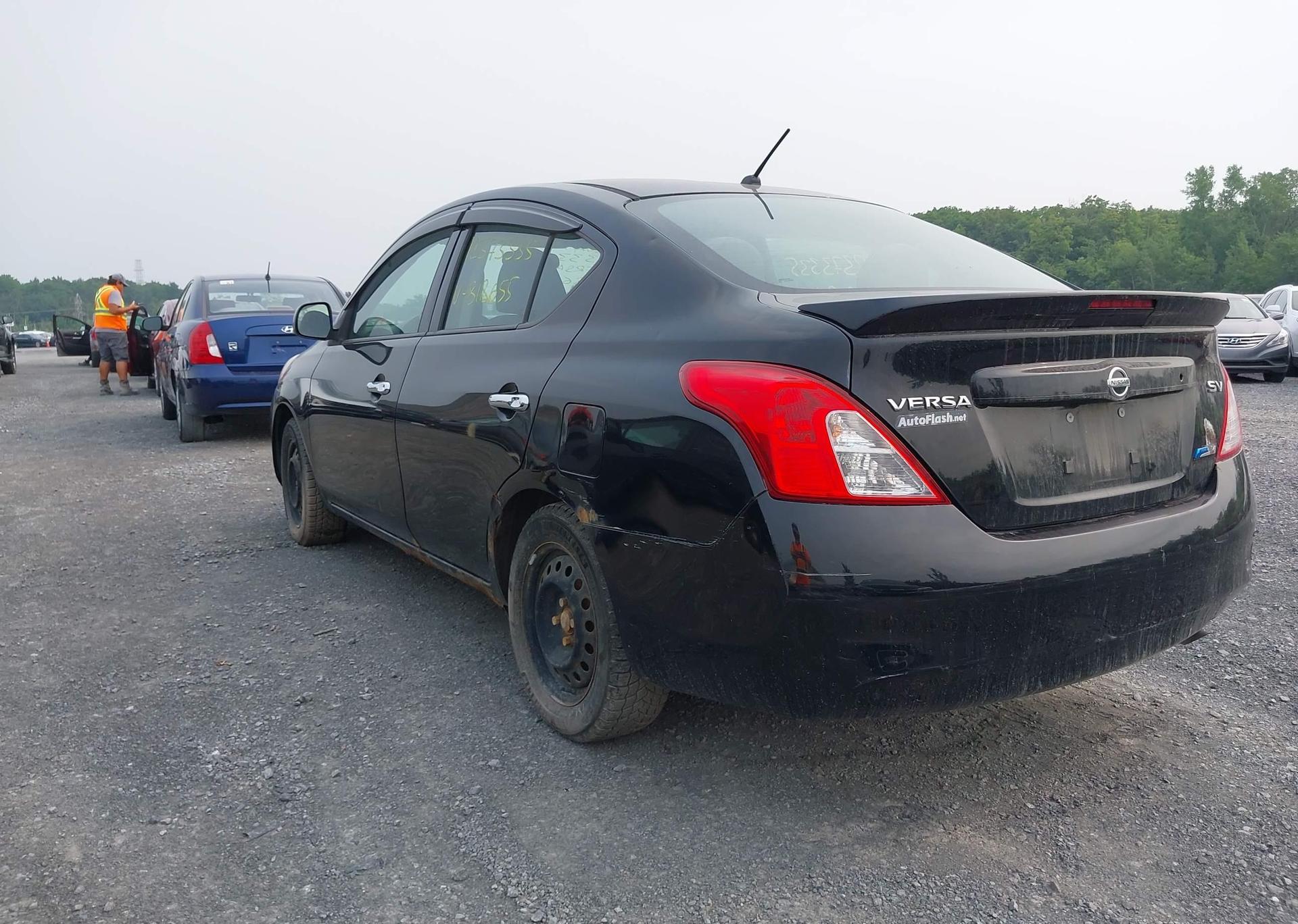 2014 NISSAN VERSA S