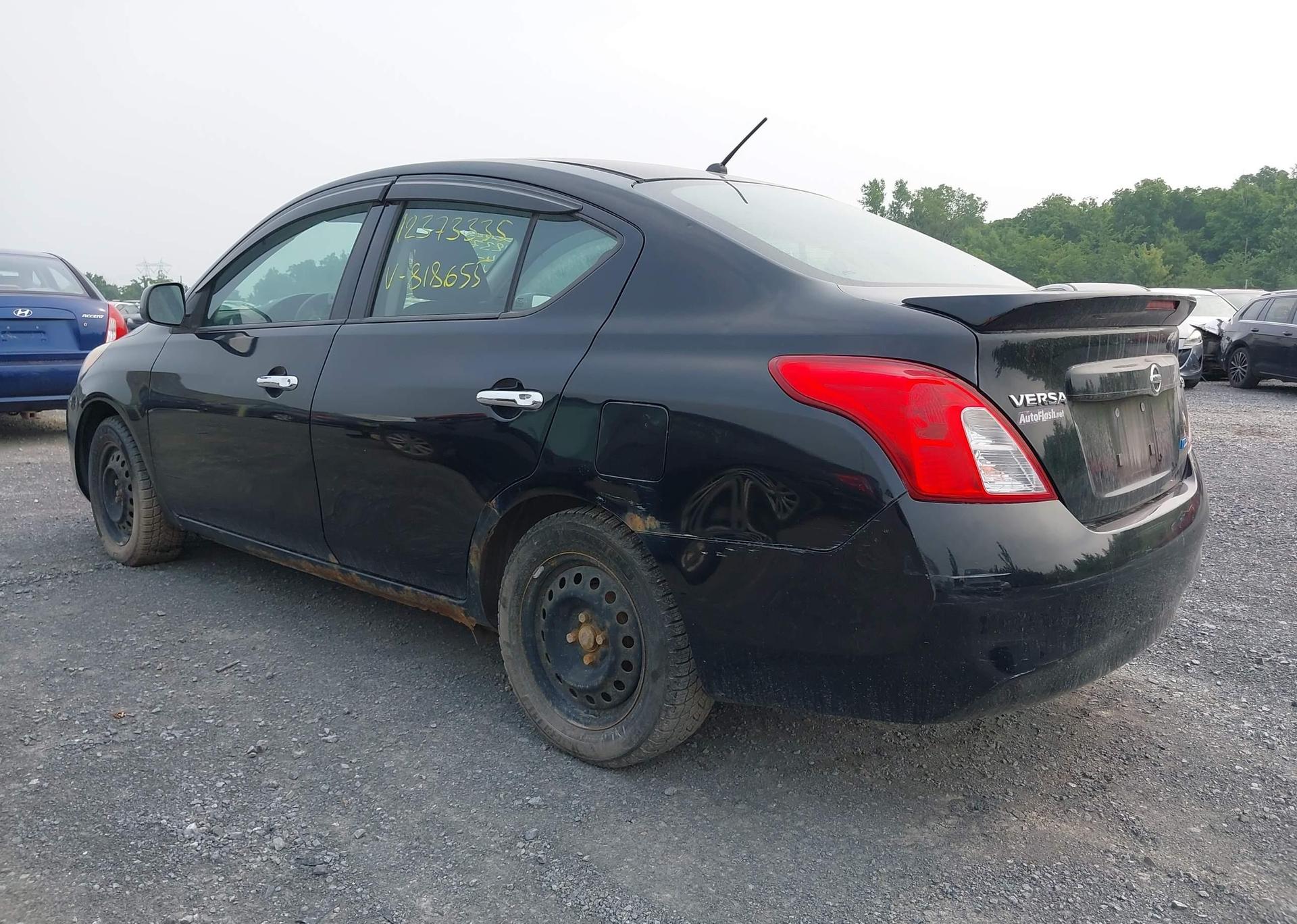 2014 NISSAN VERSA S