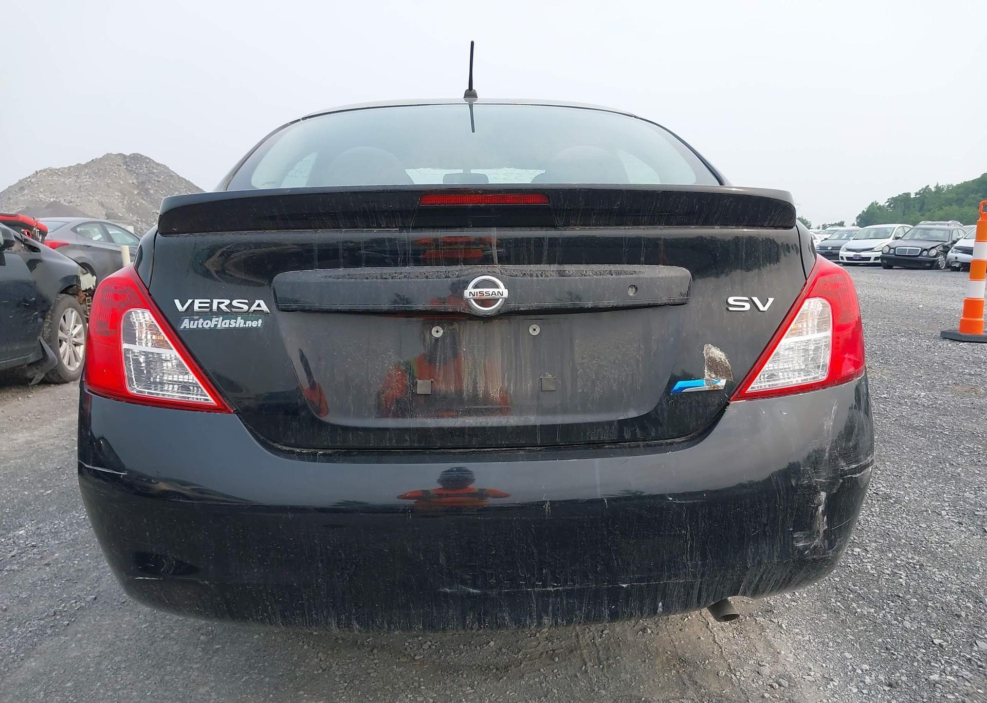 2014 NISSAN VERSA S