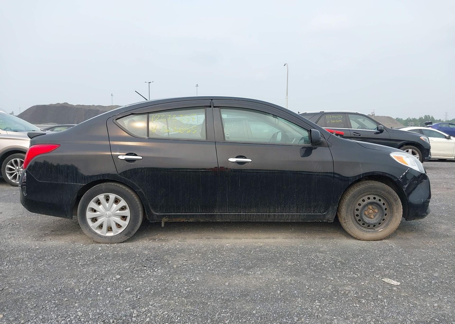 2014 NISSAN VERSA S