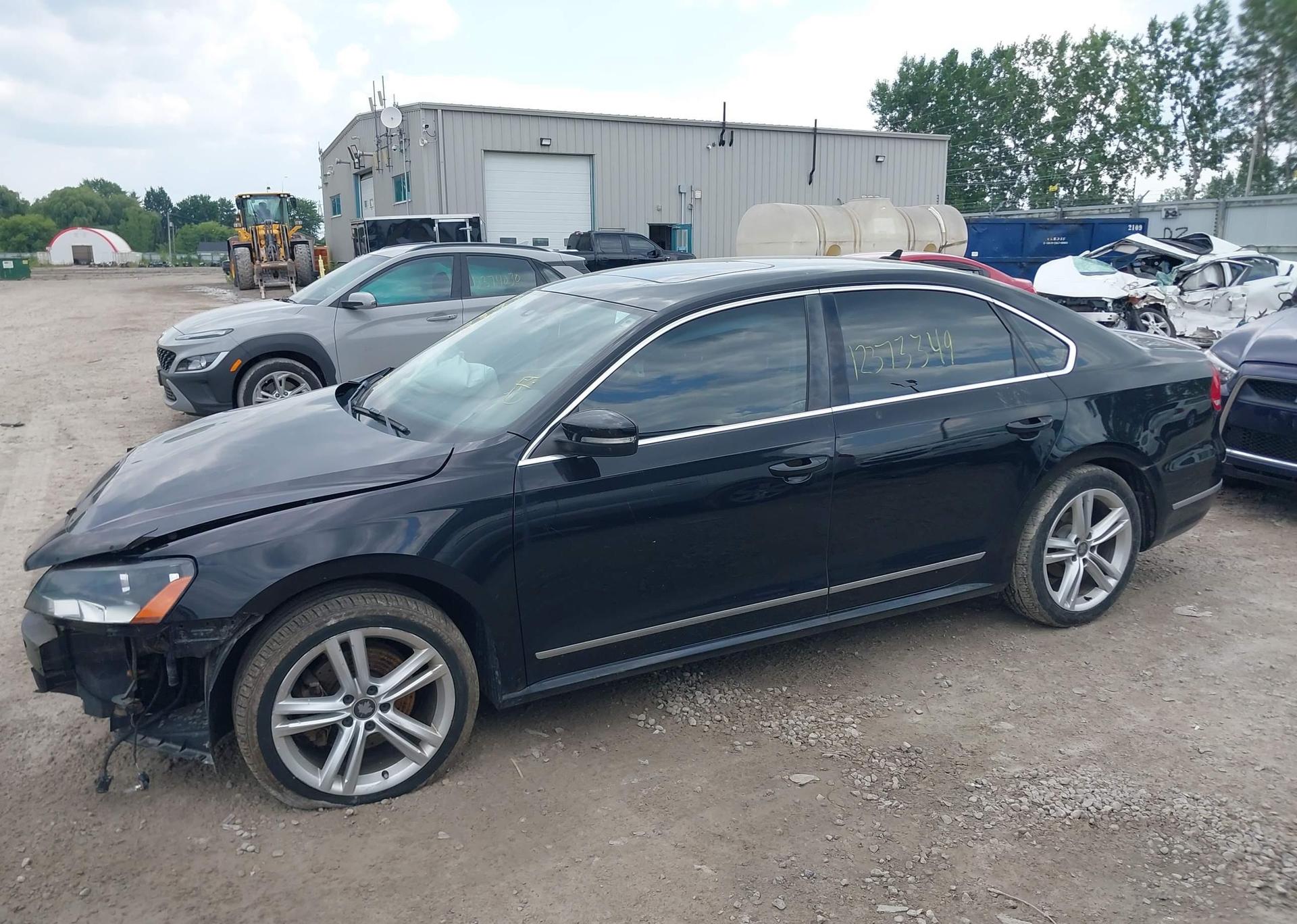 2013 VOLKSWAGEN PASSAT SE