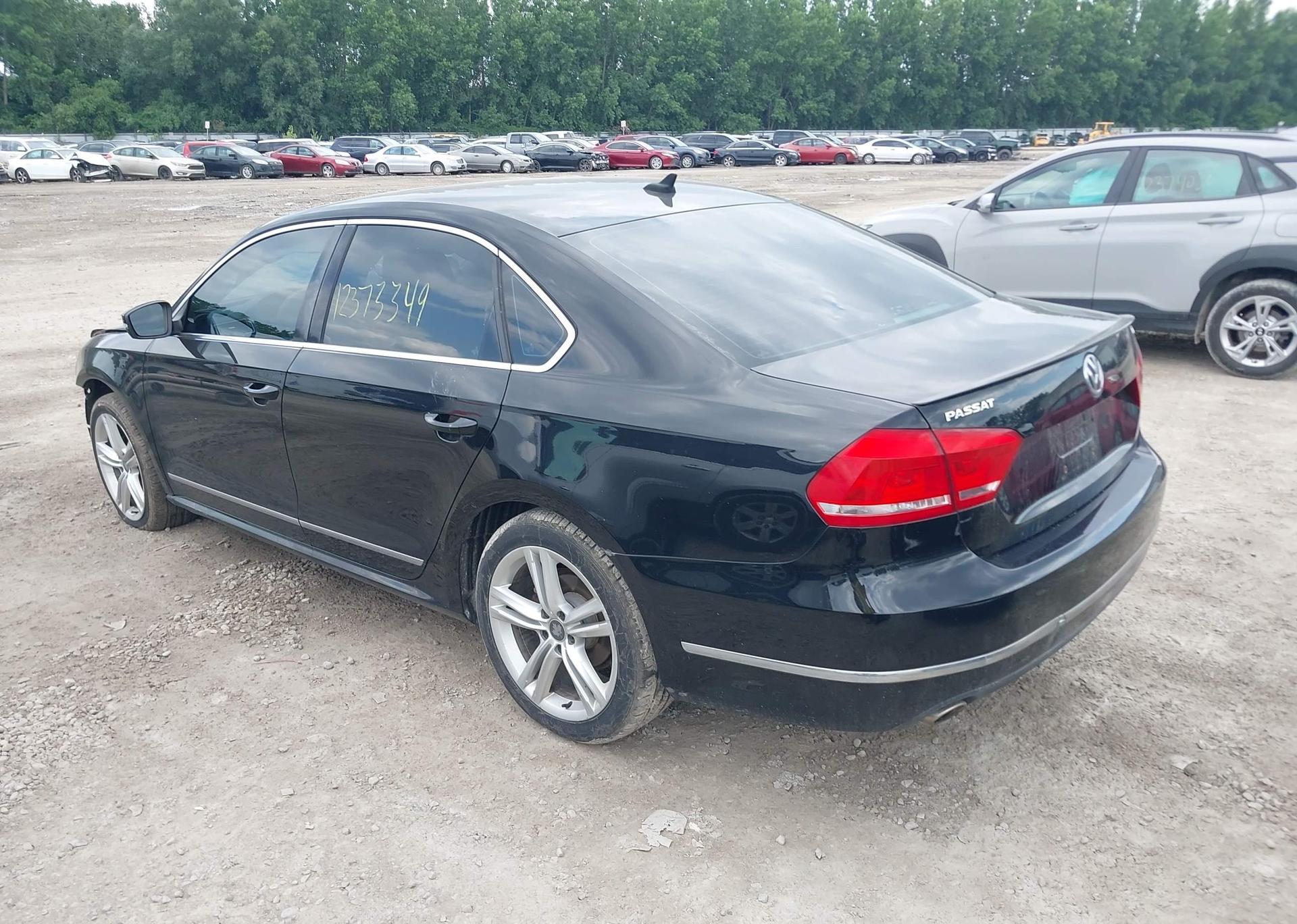 2013 VOLKSWAGEN PASSAT SE