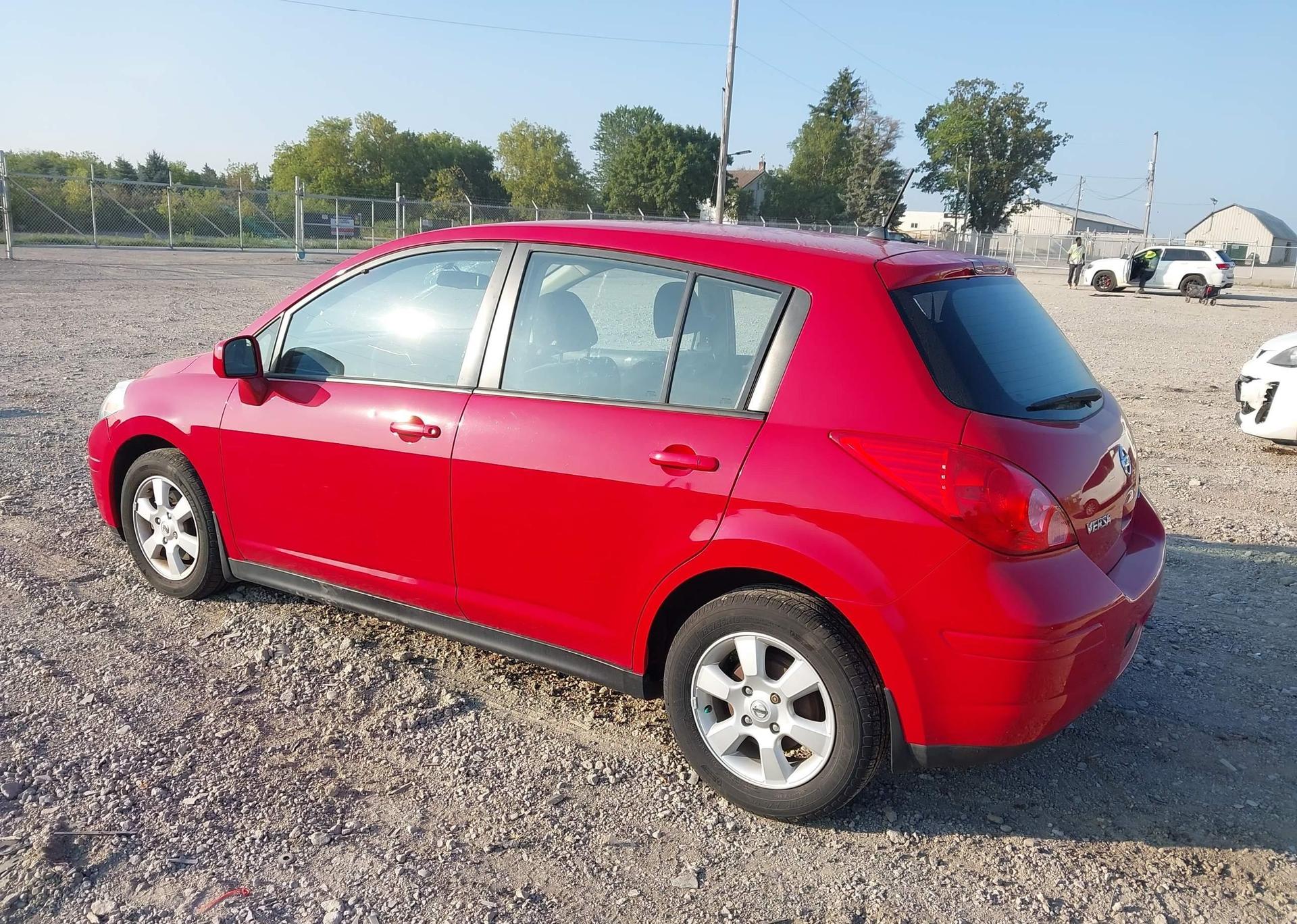 2010 NISSAN VERSA S