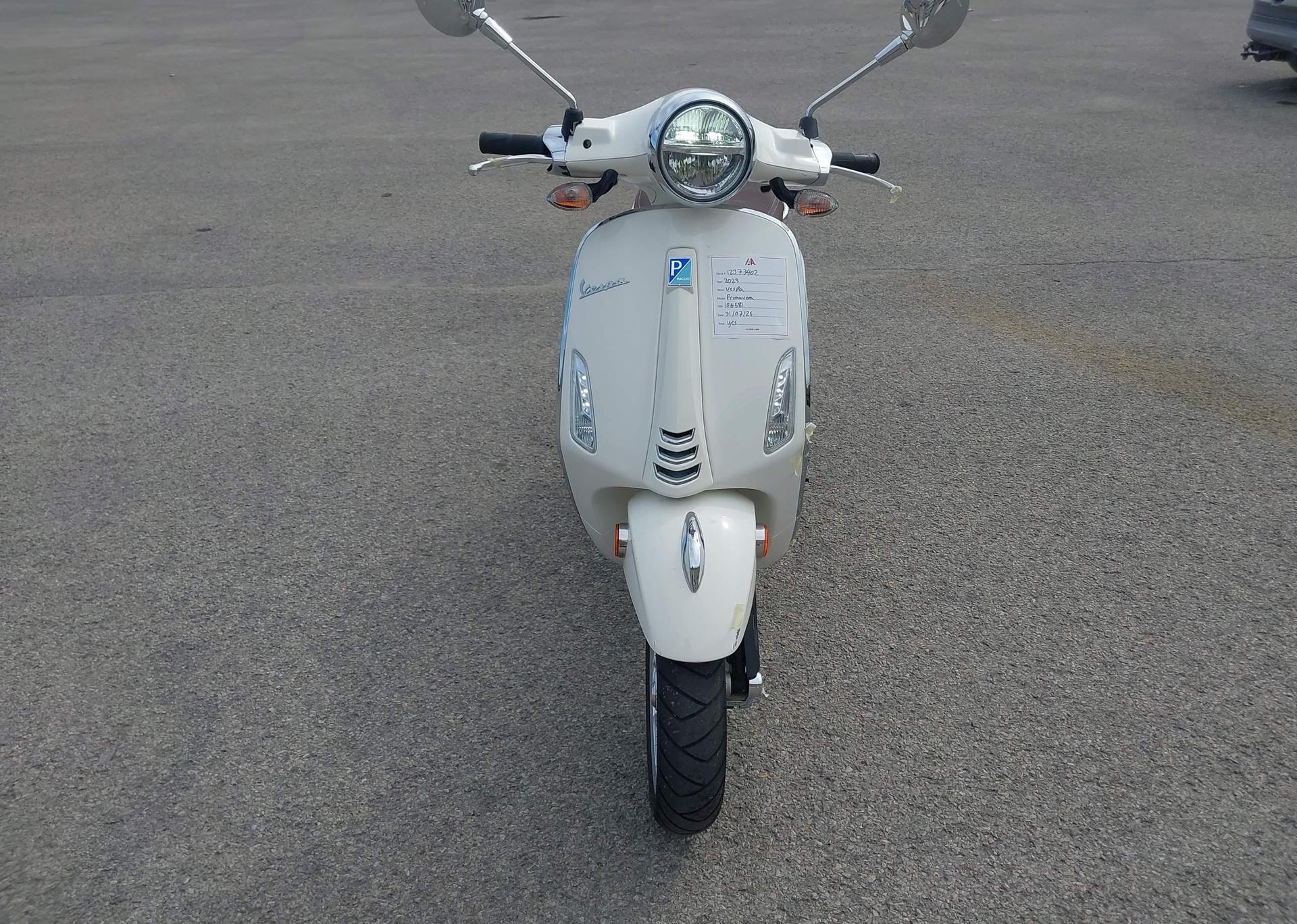2023 VESPA PRIMAVERA