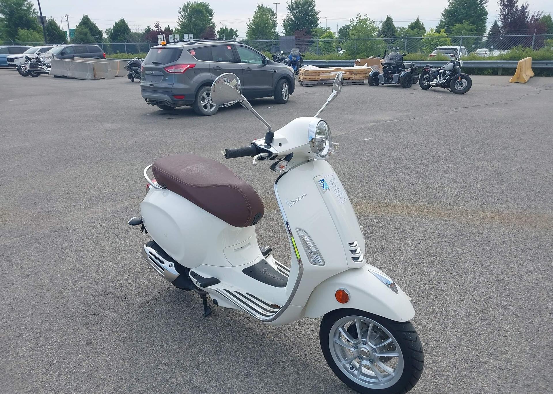 2023 VESPA PRIMAVERA