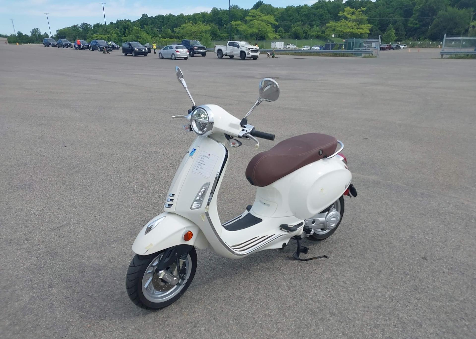 2023 VESPA PRIMAVERA