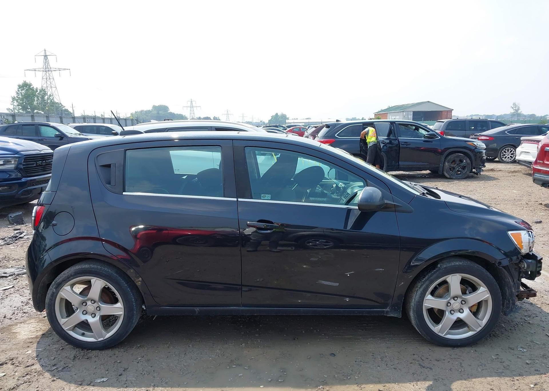 2015 CHEVROLET SONIC LT