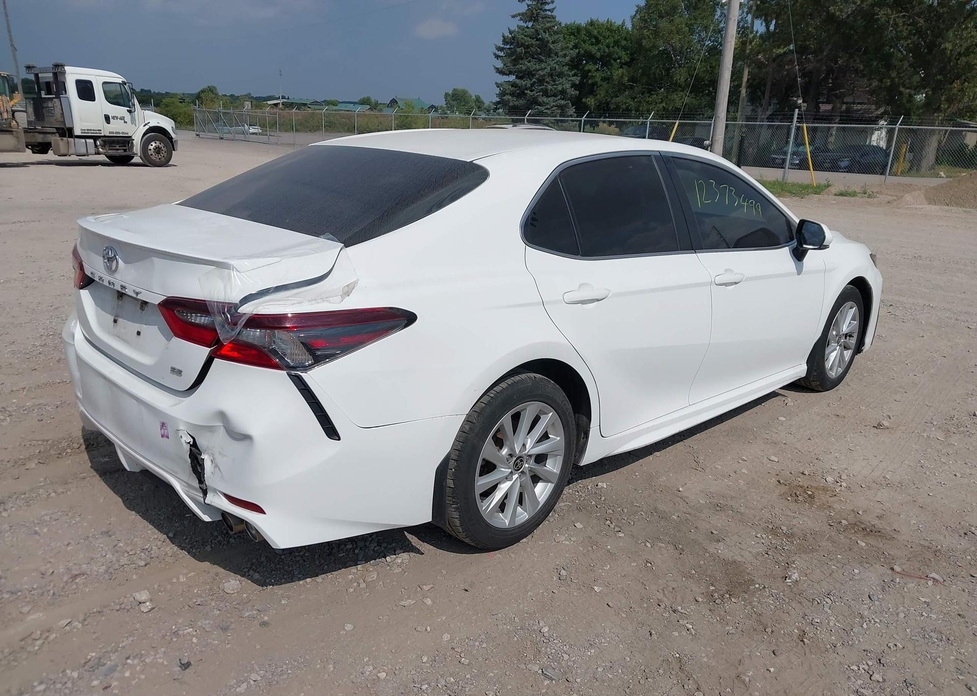 2022 TOYOTA CAMRY SE