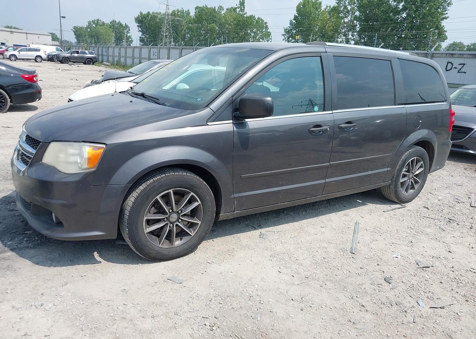 2017 DODGE GRAND CARAVAN SE