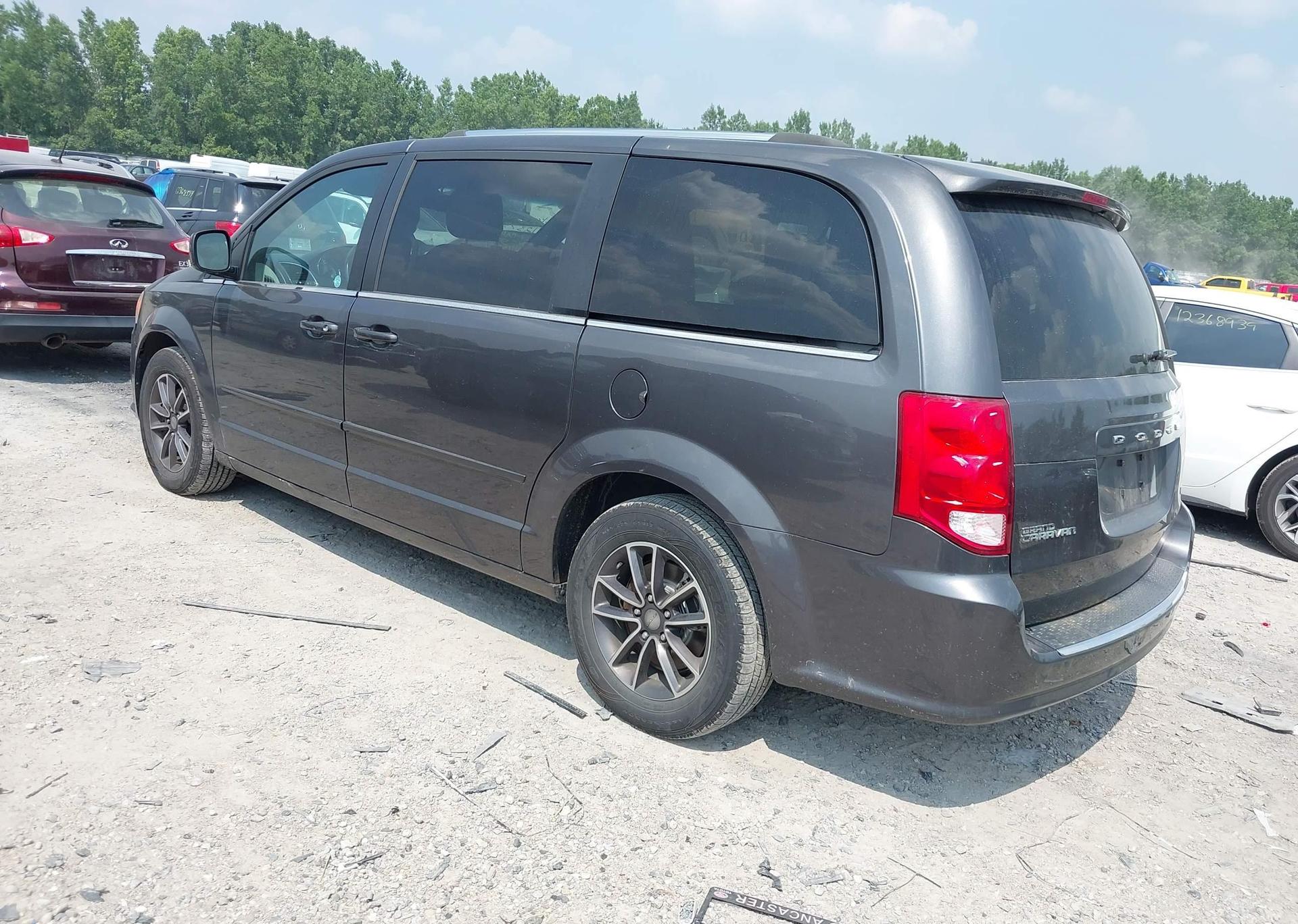 2017 DODGE GRAND CARAVAN SE