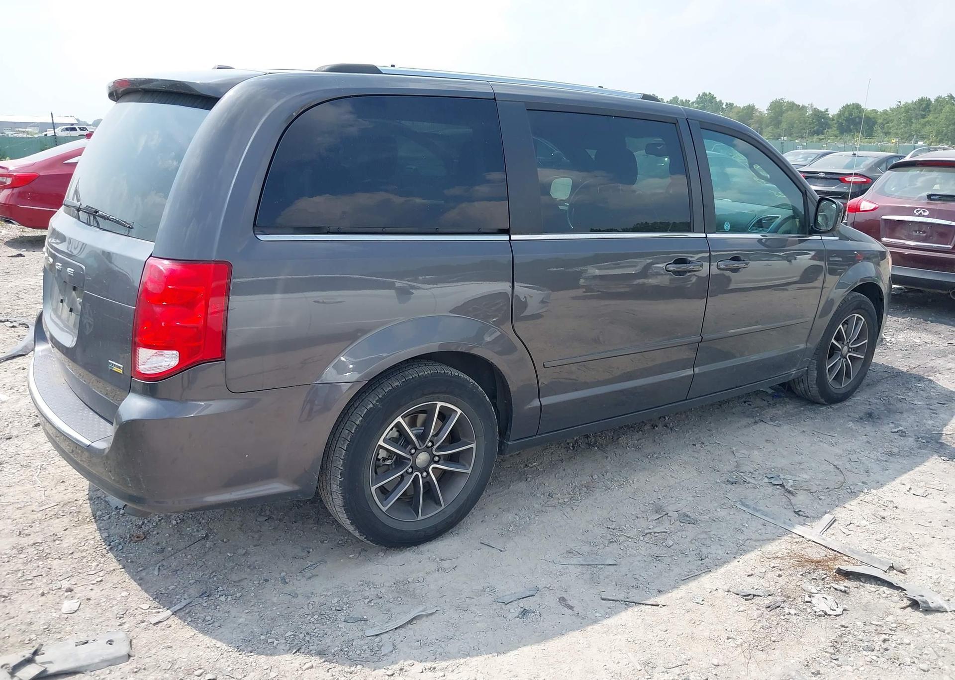 2017 DODGE GRAND CARAVAN SE