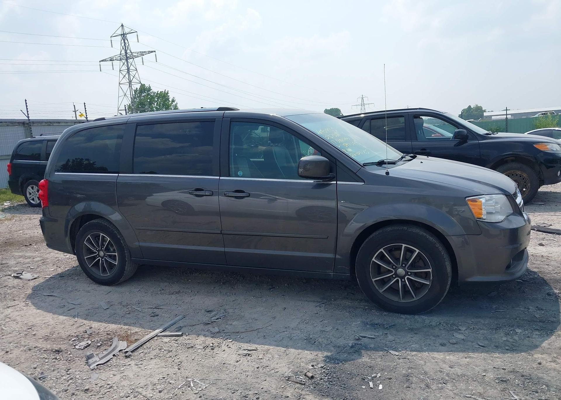 2017 DODGE GRAND CARAVAN SE